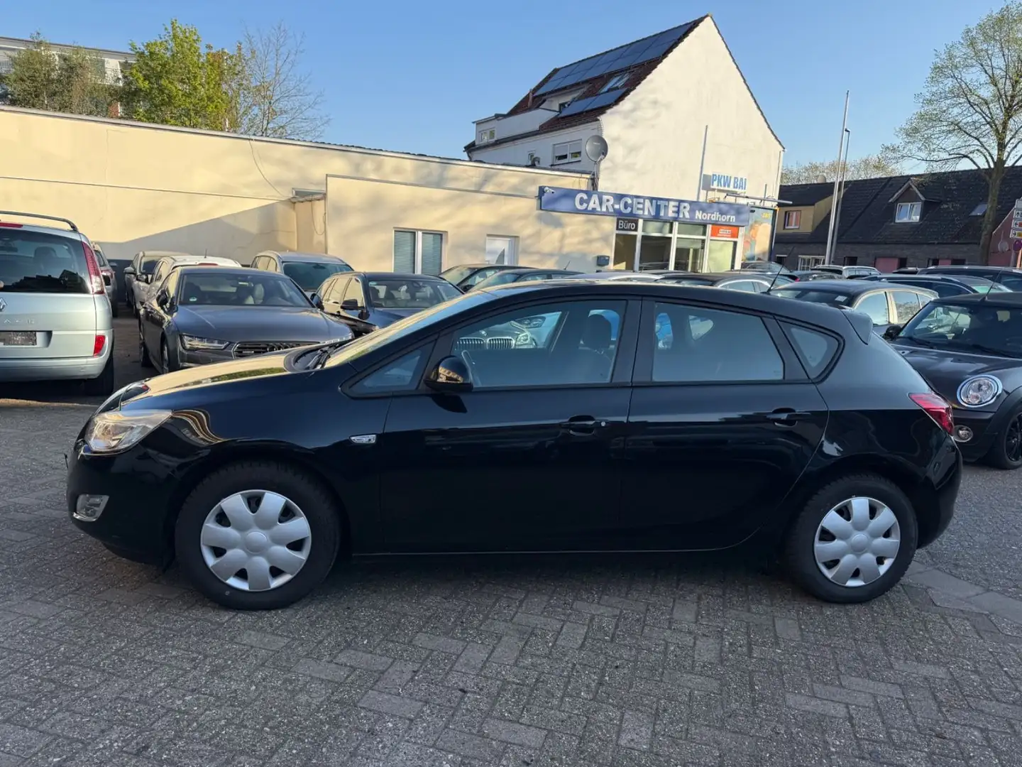 Opel Astra J Lim. 5-trg. Edition*MFL*TEMPOMAT**** Schwarz - 2