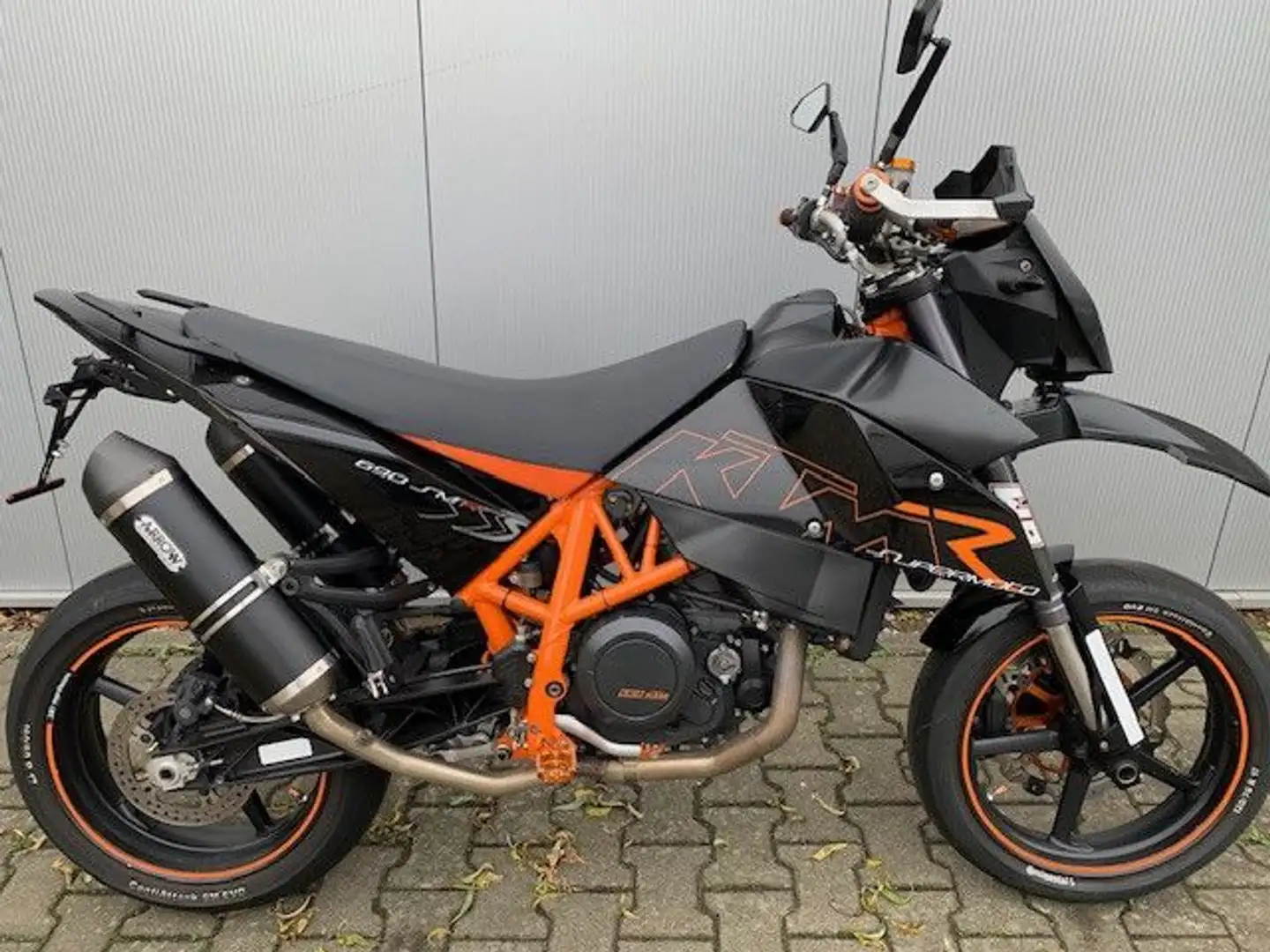 KTM 690SM-Supermoto Noir - 1