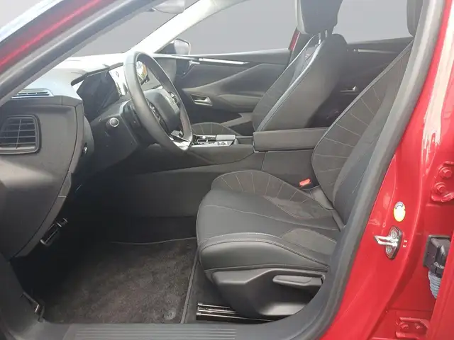 DS Automobiles DS 4 view 13