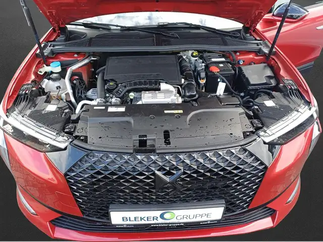 DS Automobiles DS 4 view 8