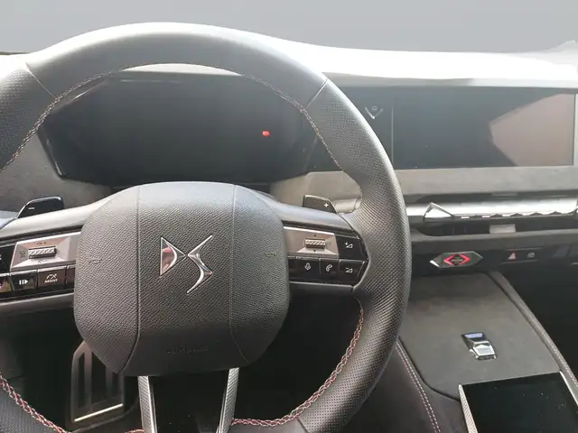 DS Automobiles DS 4 view 14