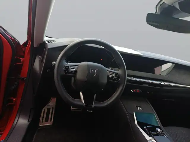 DS Automobiles DS 4 view 15