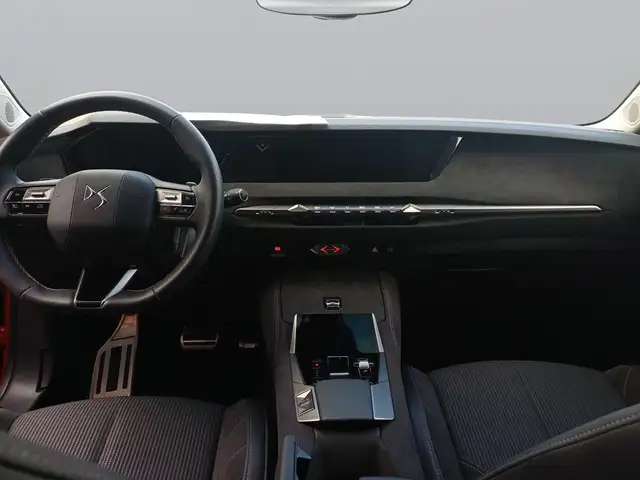 DS Automobiles DS 4 view 12