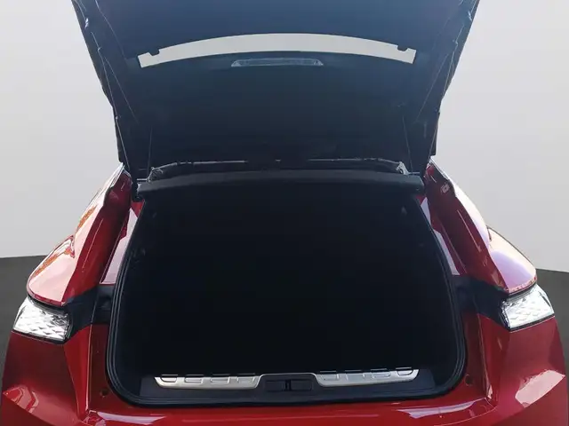 DS Automobiles DS 4 view 9