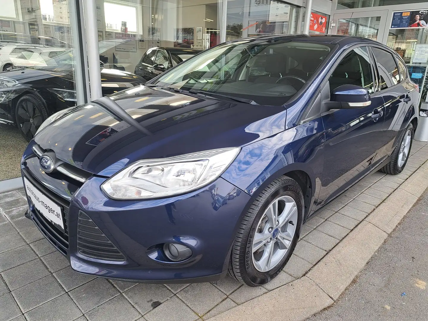 Ford Focus Trend 1,0 EcoBoost Blau - 1