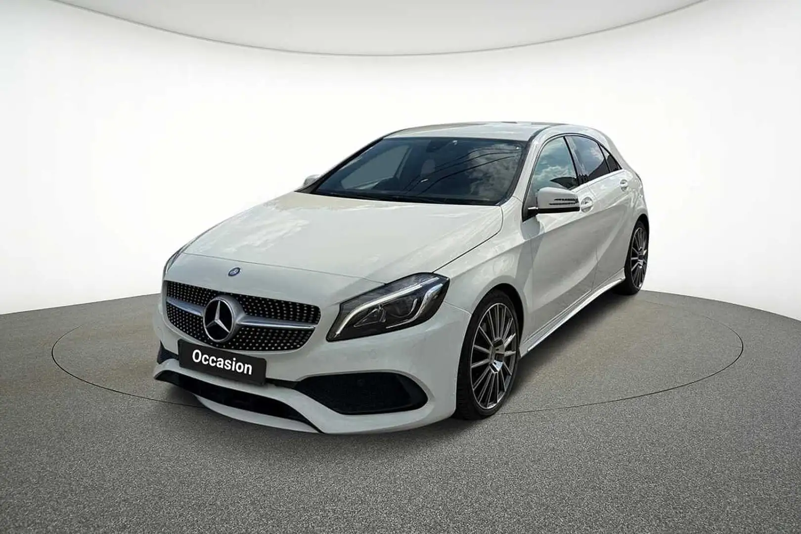 Mercedes-Benz A 160 Classe AMG Line Blanc - 1