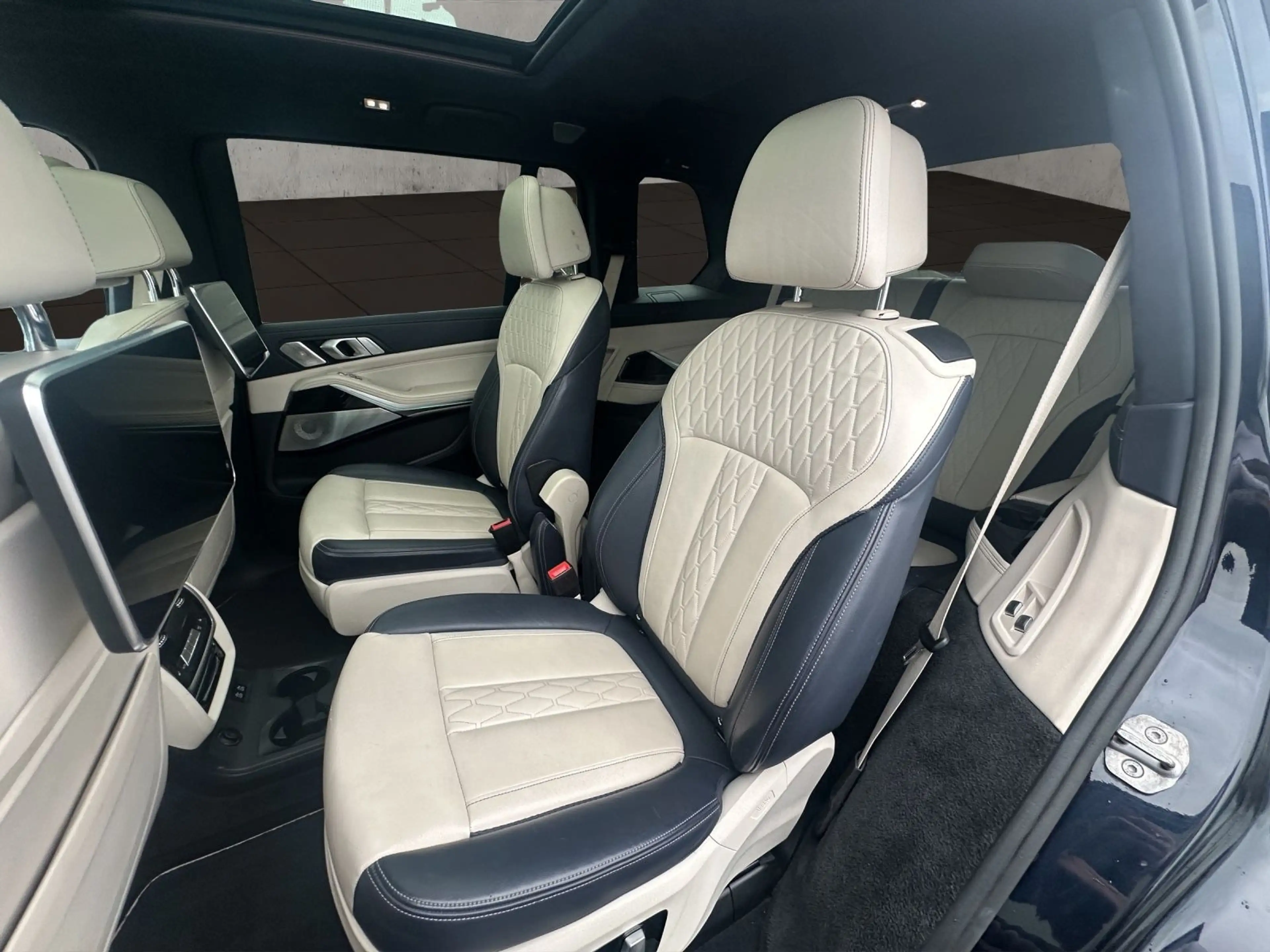 BMW X7 xDrive 30 d M Sport — photo 15