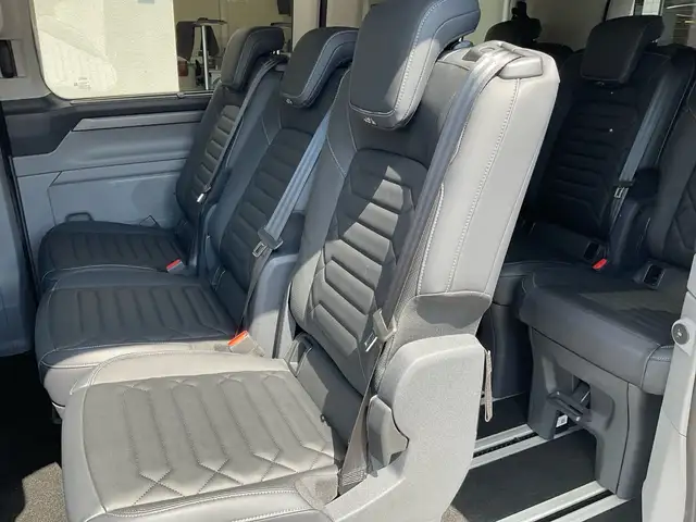 Ford Tourneo Custom Titanium X PHEV L1 Ansicht 18
