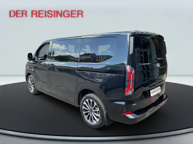 Ford Tourneo Custom Titanium X PHEV L1 Ansicht 4