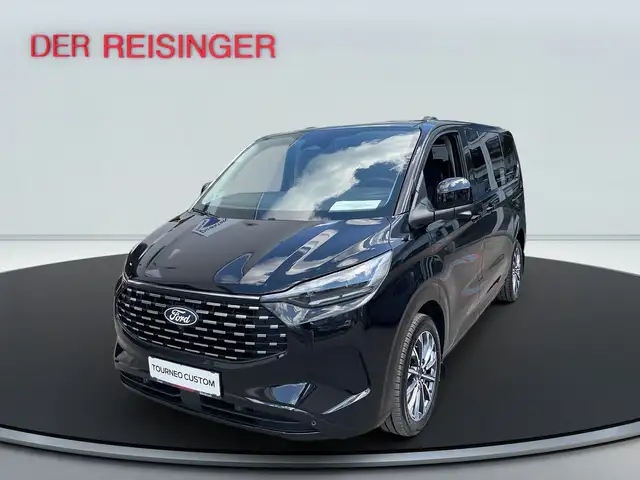 Ford Tourneo Custom Titanium X PHEV L1 Ansicht 3