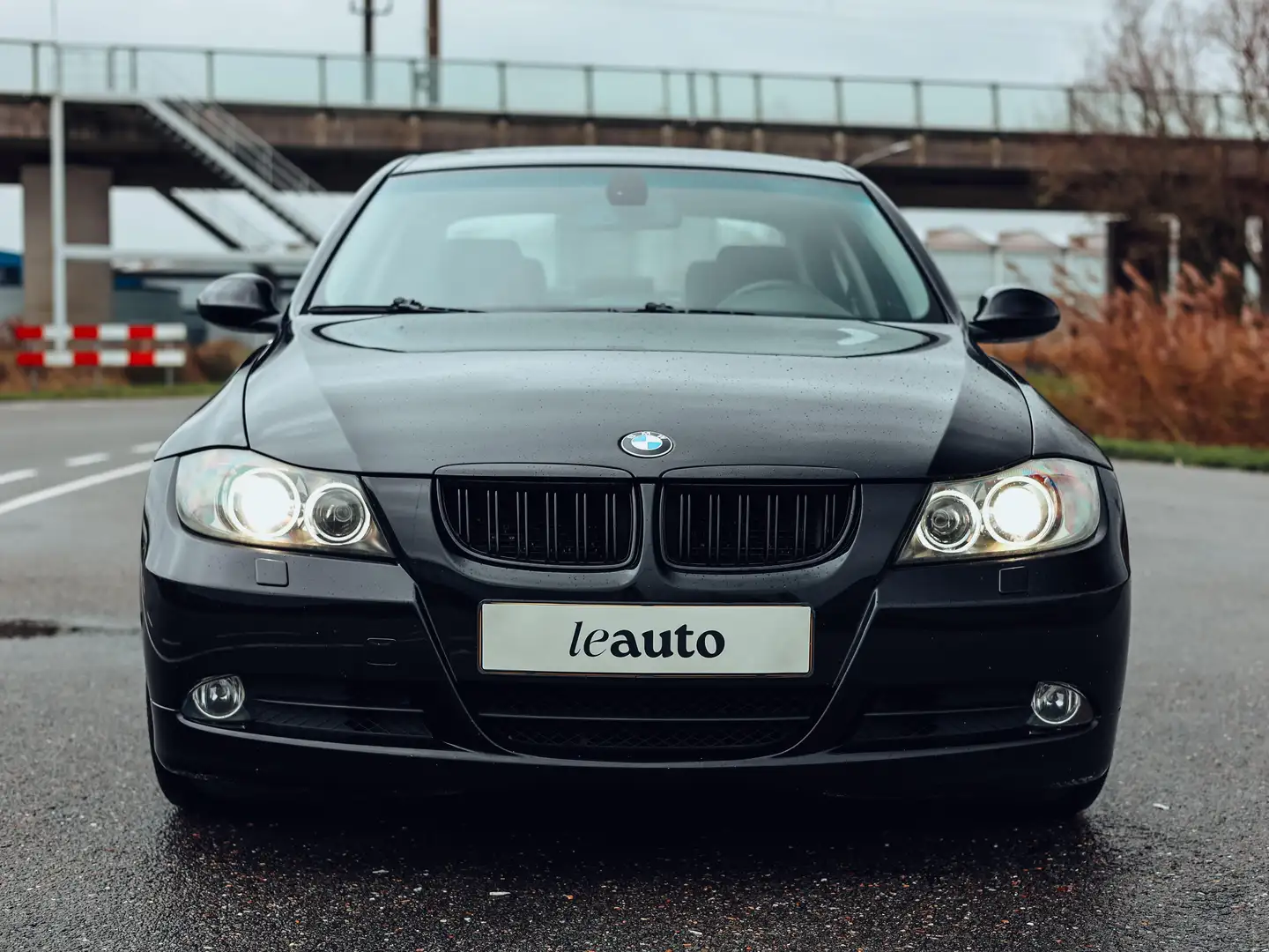 BMW 325 325i Dynamic Exec. Zwart - 2