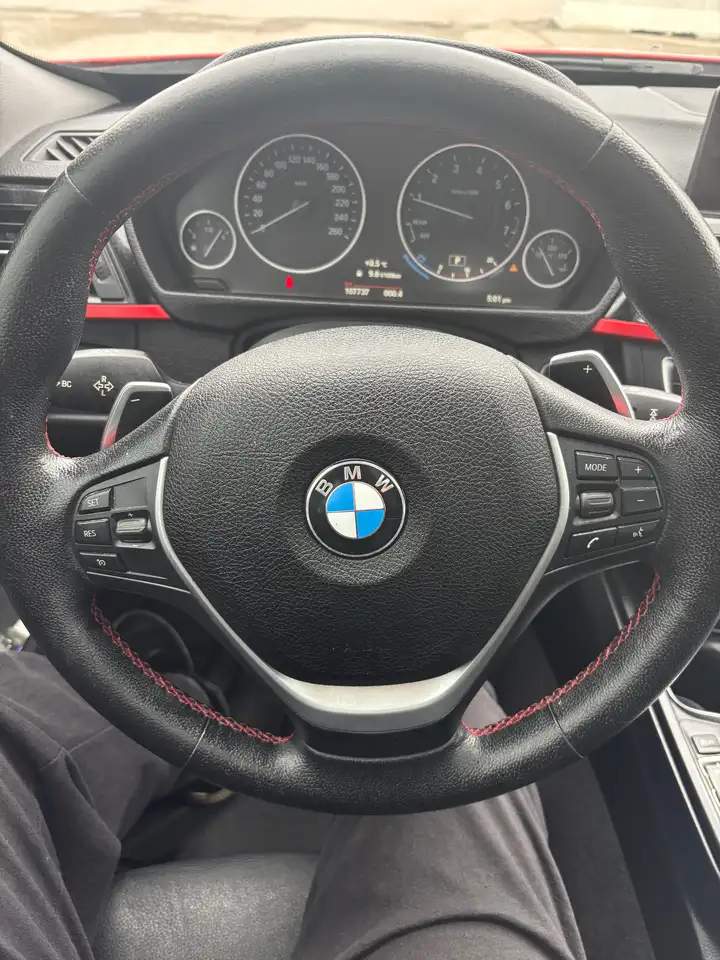 BMW 3 Series снимка BMW 3 Series