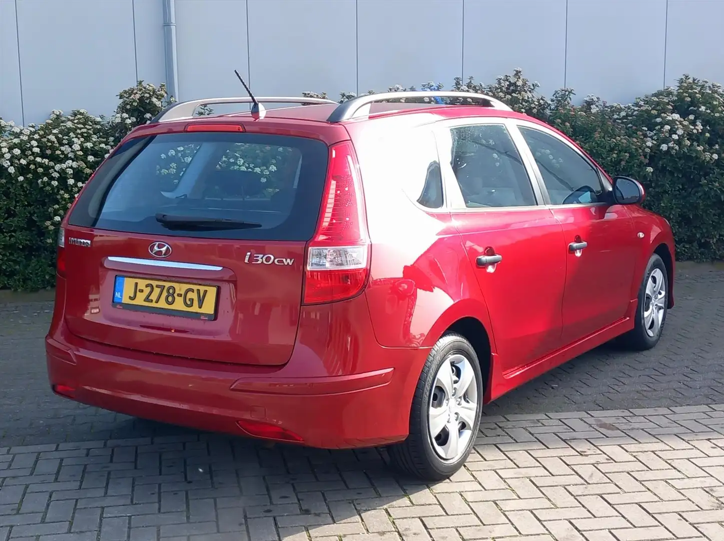 Hyundai i30 Wagon 1.4 i Drive Cool Rot - 2
