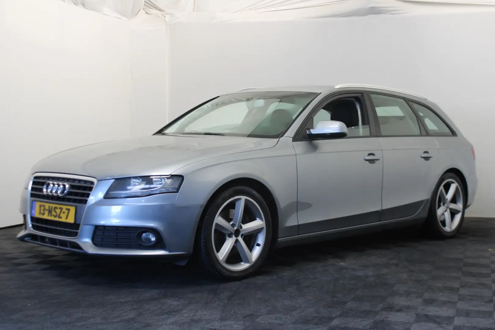 Audi A4 Avant 2.0 TDIe Business Edition Grau - 1