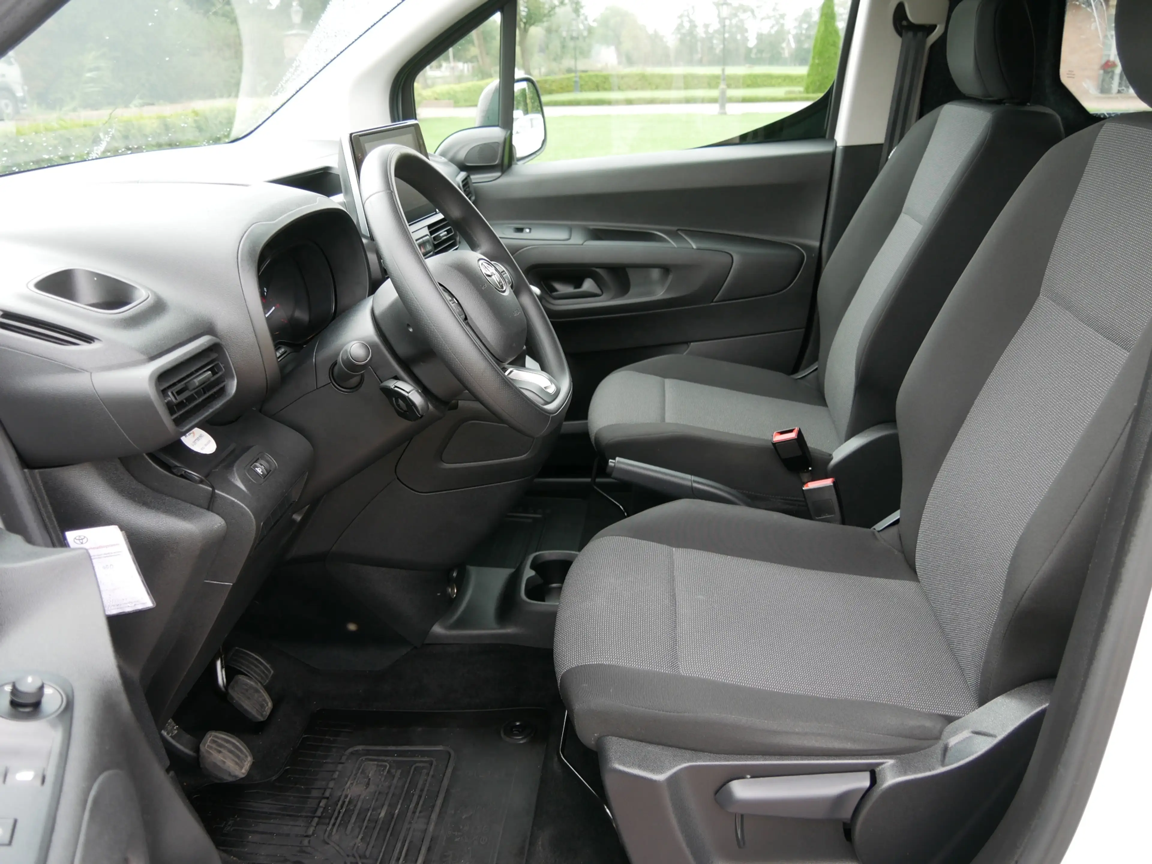 Toyota Proace City 1.5 D-4D 75kW | AC | 2024 !!! | 8999 EX BTW — photo 12