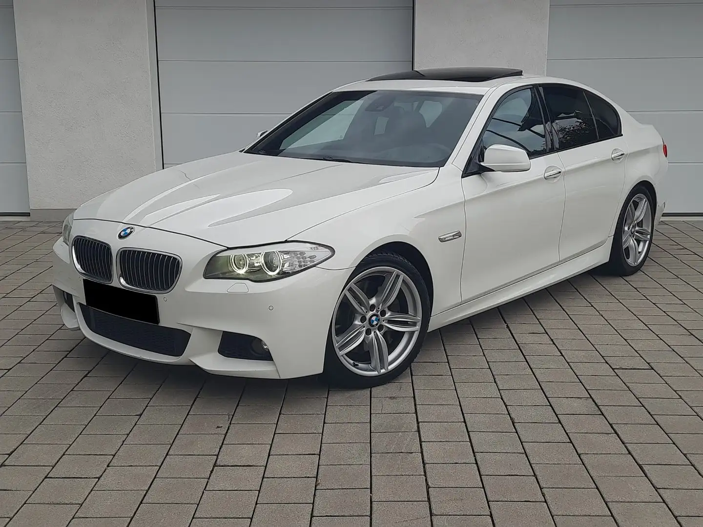 BMW 535 d Limo/3xM-Sportpaket/HuD/S-Dach/Bi-Xen/19" Wit - 2