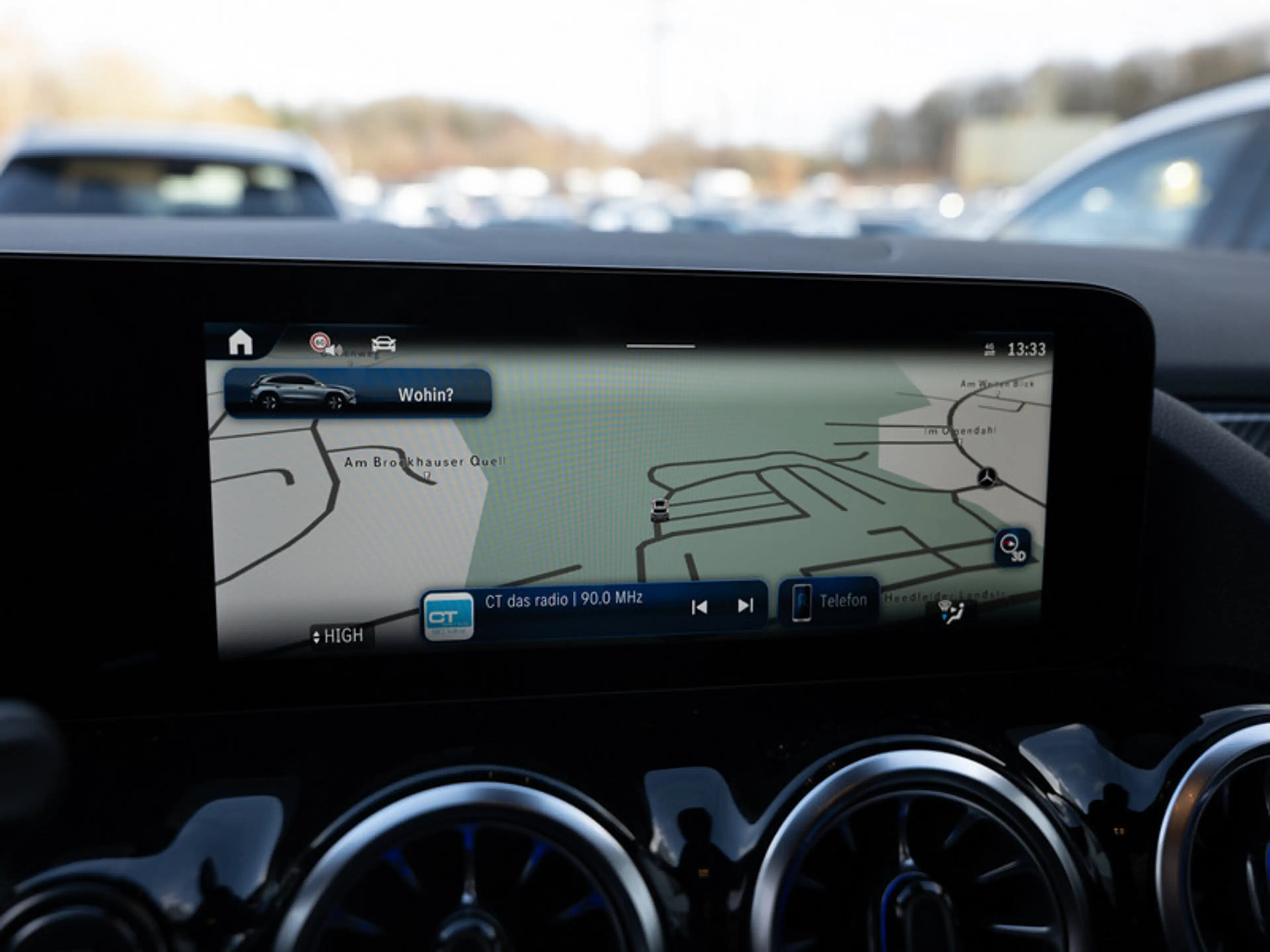 Mercedes-Benz GLA 200 AMG-Sport/MLB/Pano/Night/AHK/Distr/Sound — photo 11
