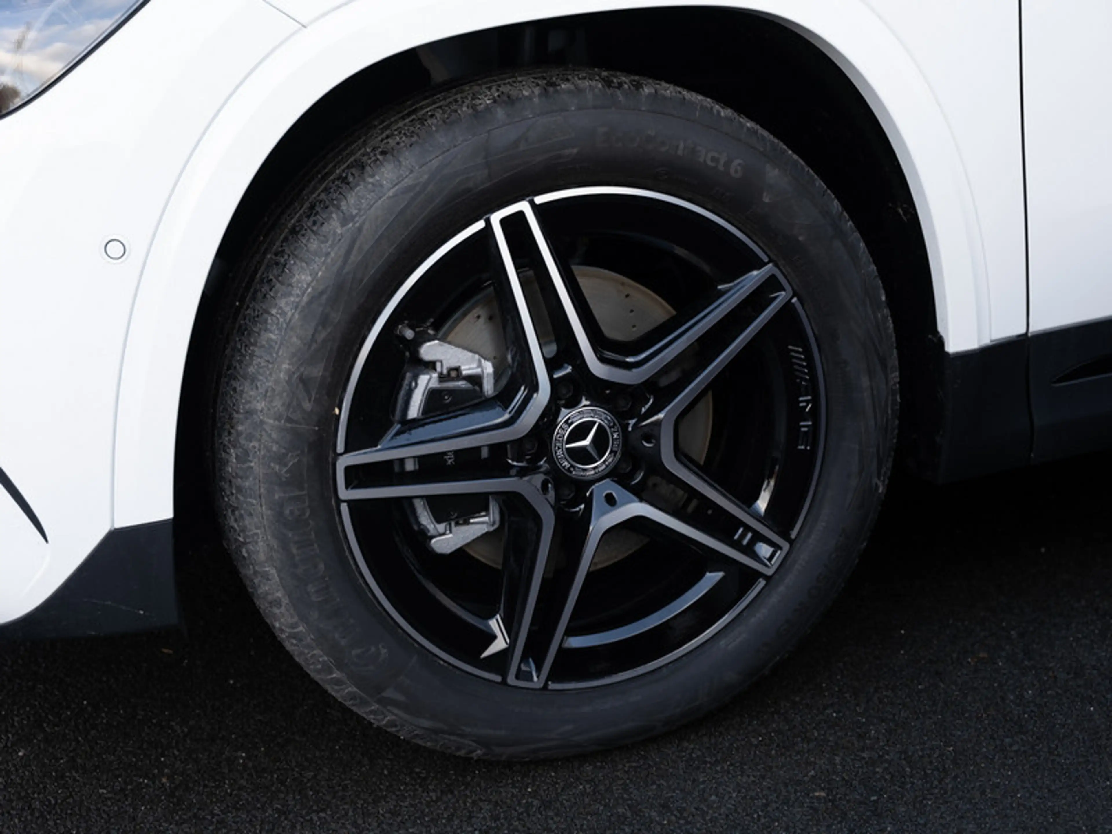 Mercedes-Benz GLA 200 AMG-Sport/MLB/Pano/Night/AHK/Distr/Sound — photo 6