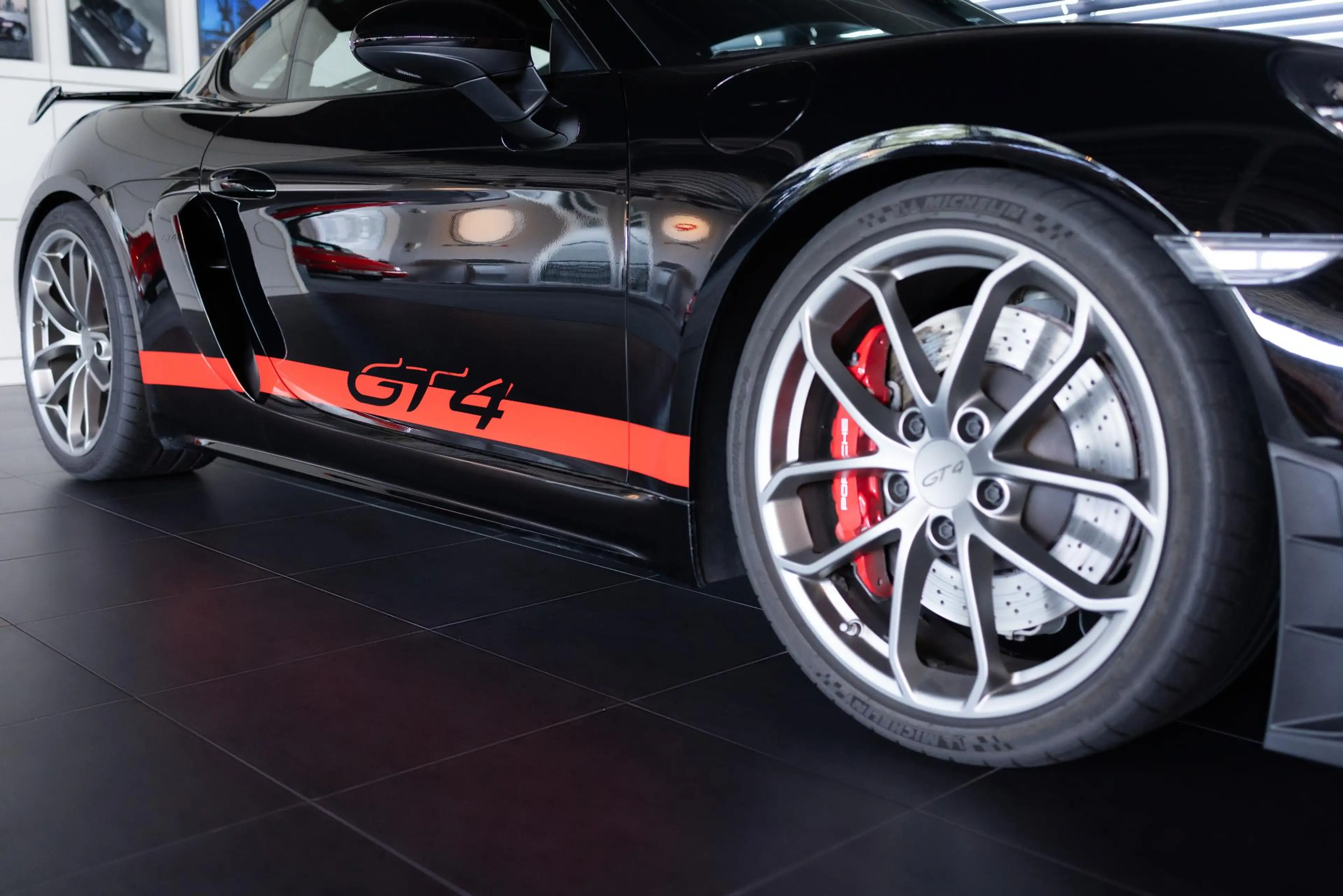 Porsche 718 GT4 4.0 — photo 9