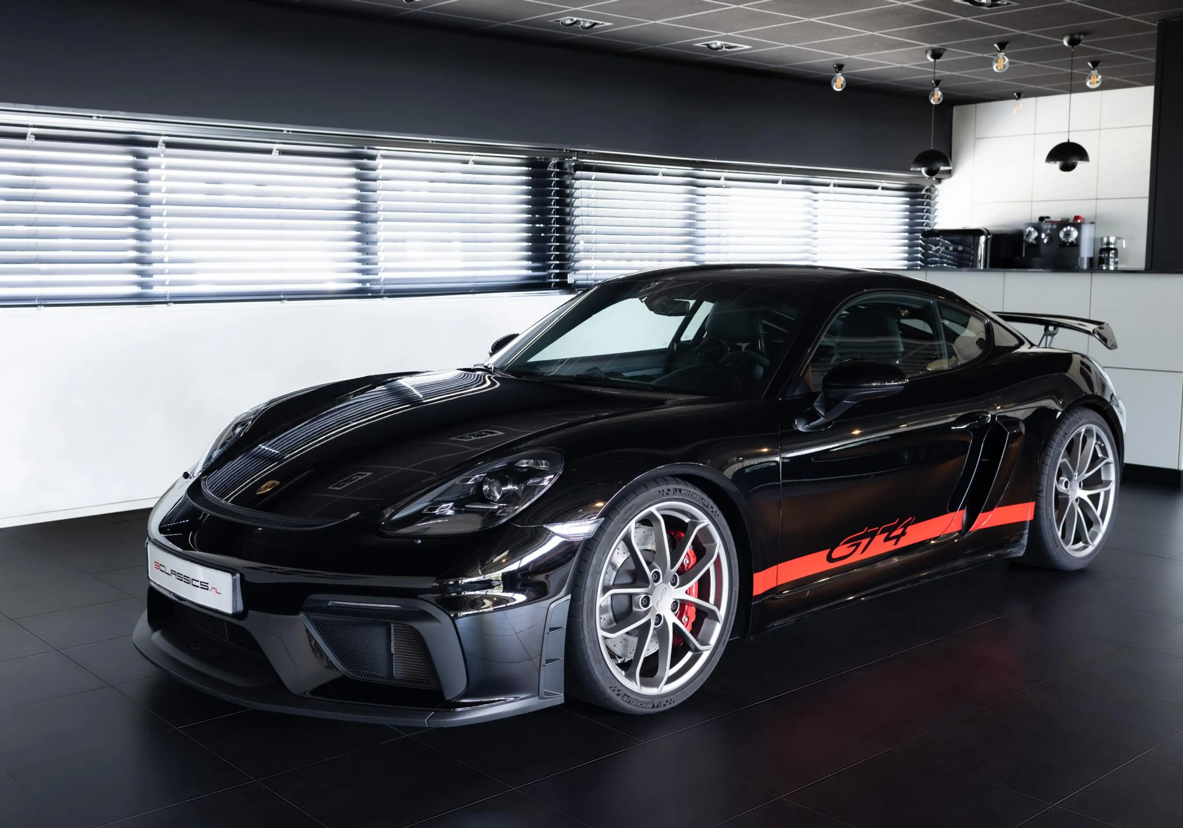 Porsche 718 GT4 4.0 — photo 2