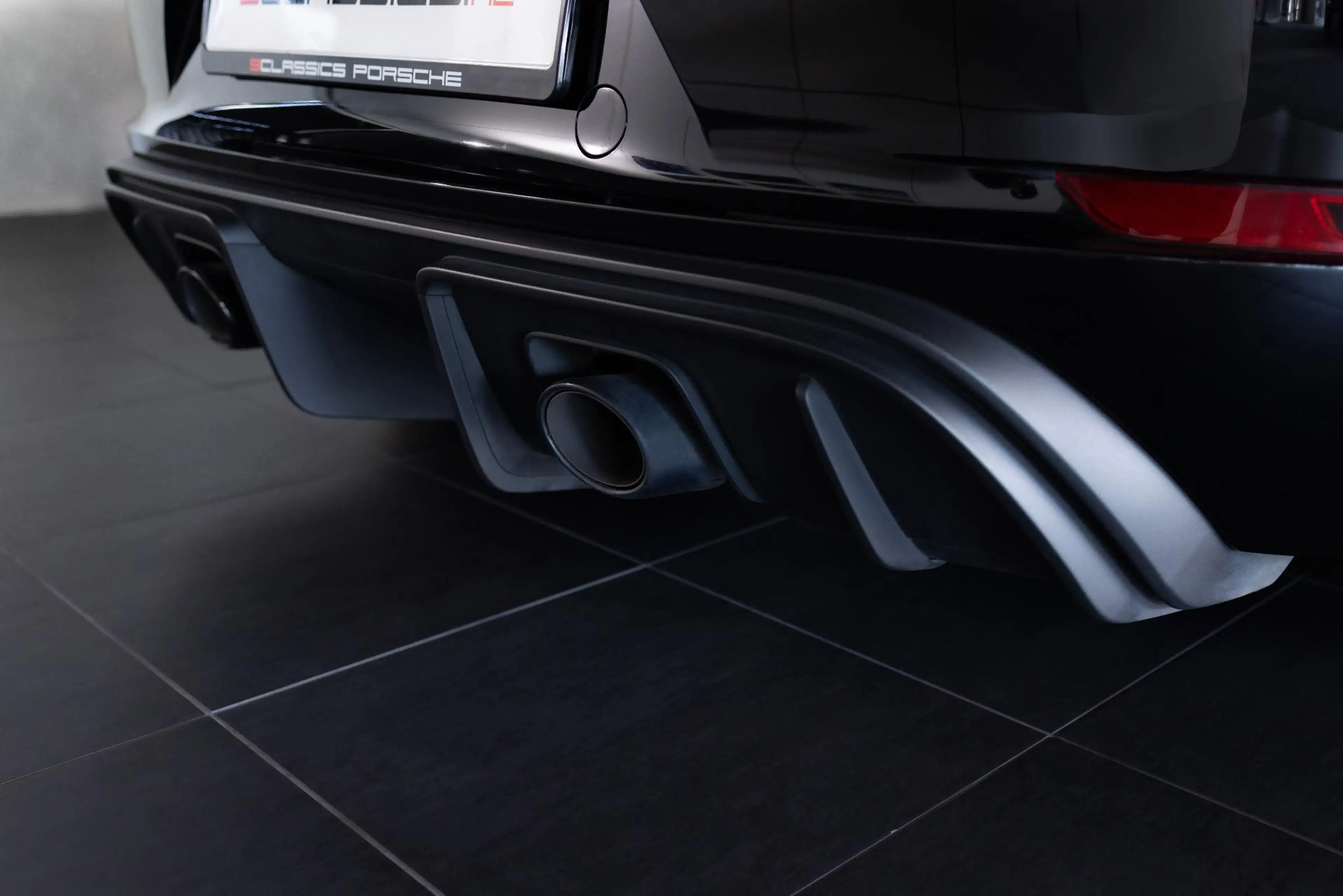 Porsche 718 GT4 4.0 — photo 11