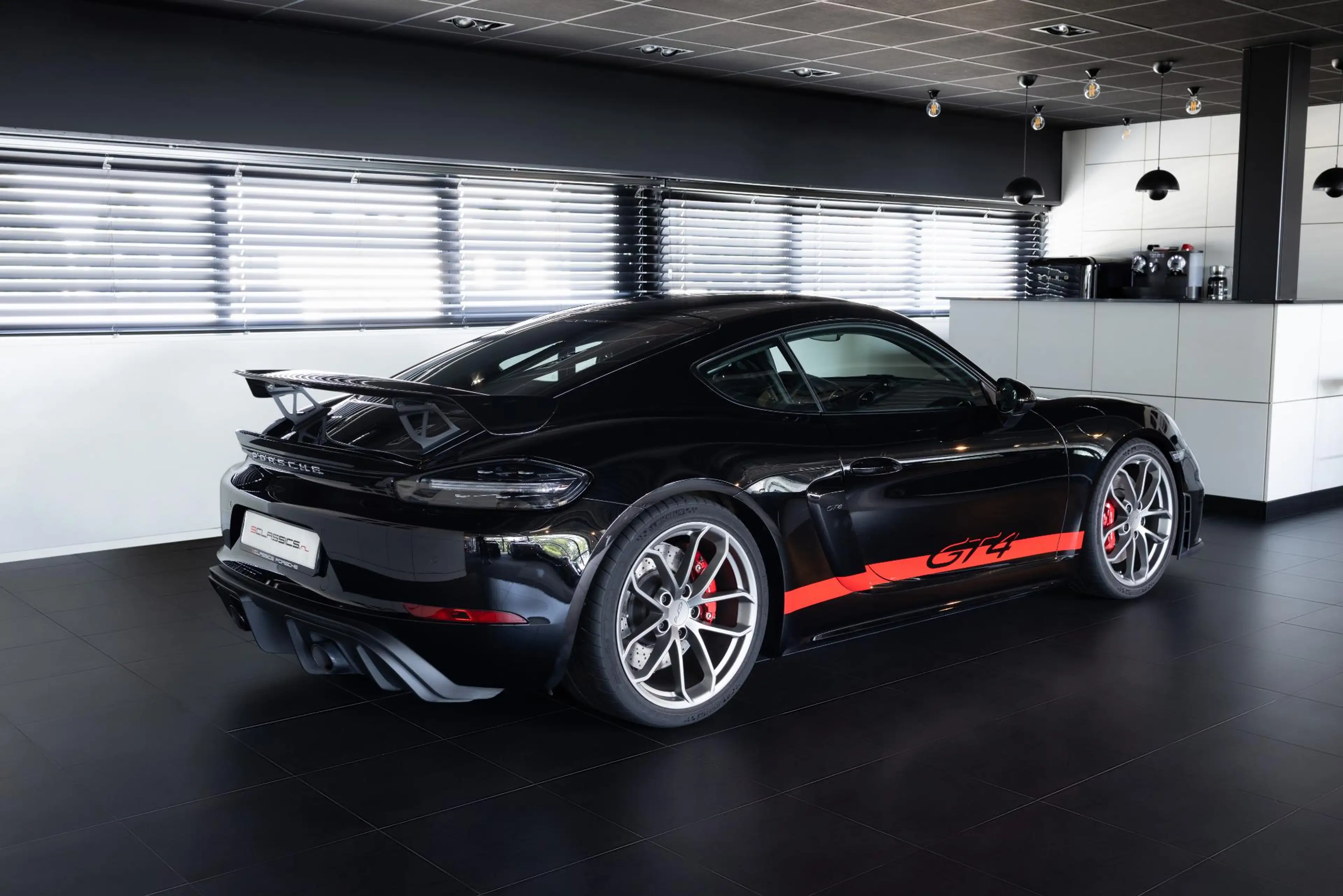 Porsche 718 GT4 4.0 — photo 6
