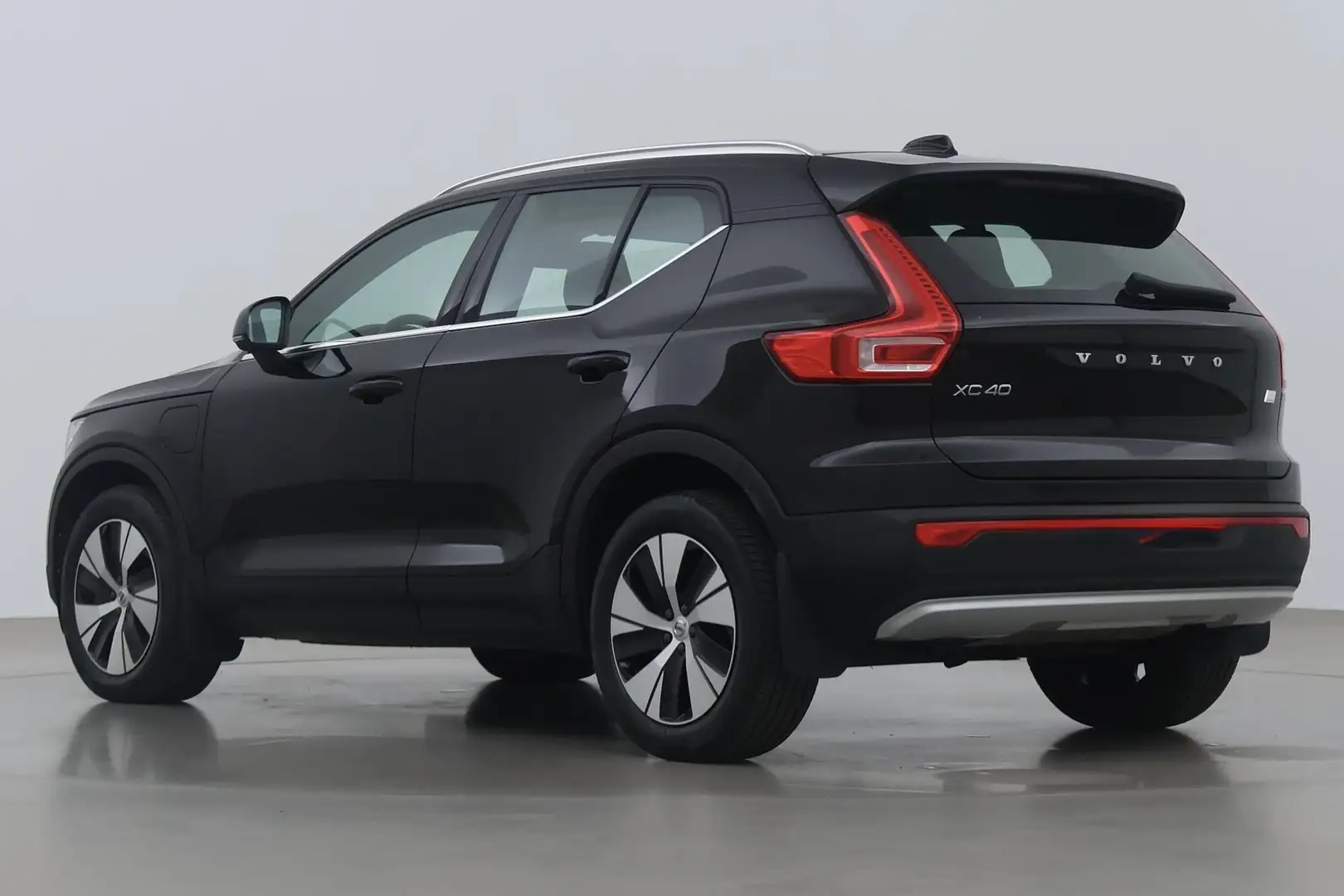Volvo XC40 1.5 T4 Rech InscrExp Schwarz - 2