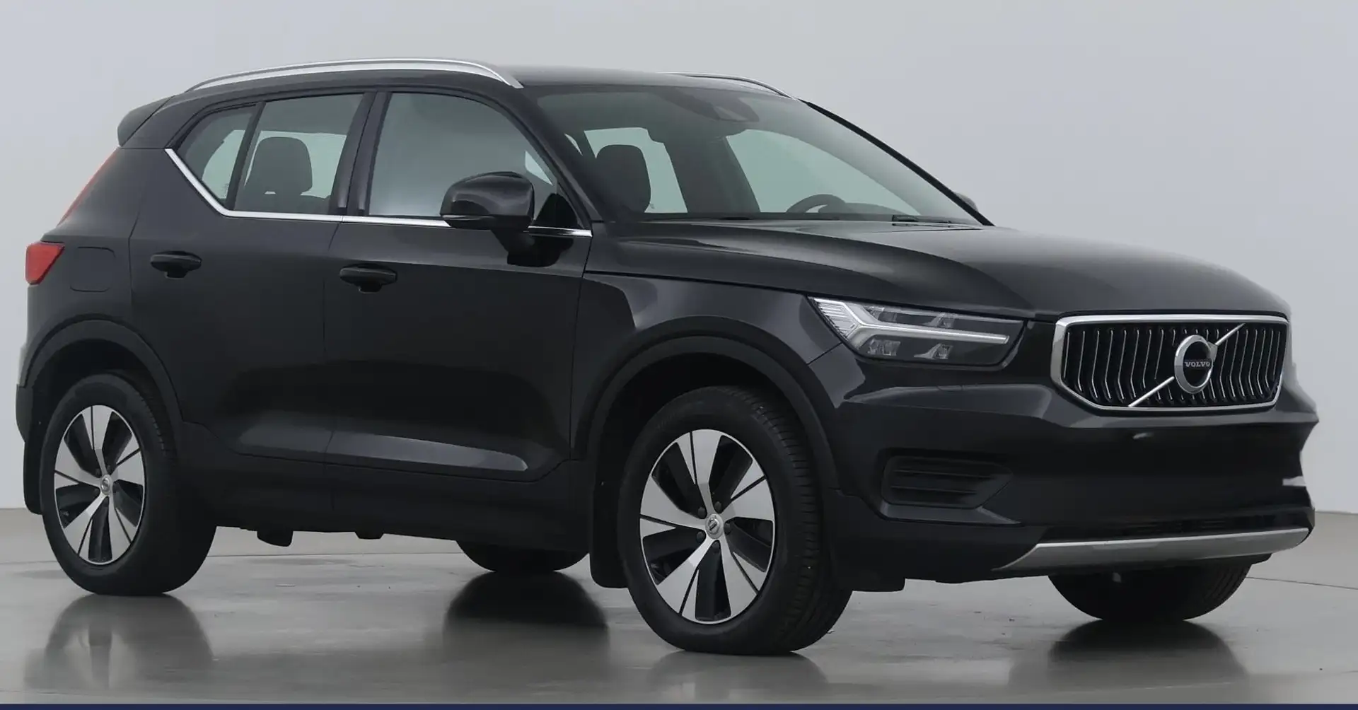 Volvo XC40 1.5 T4 Rech InscrExp Schwarz - 1