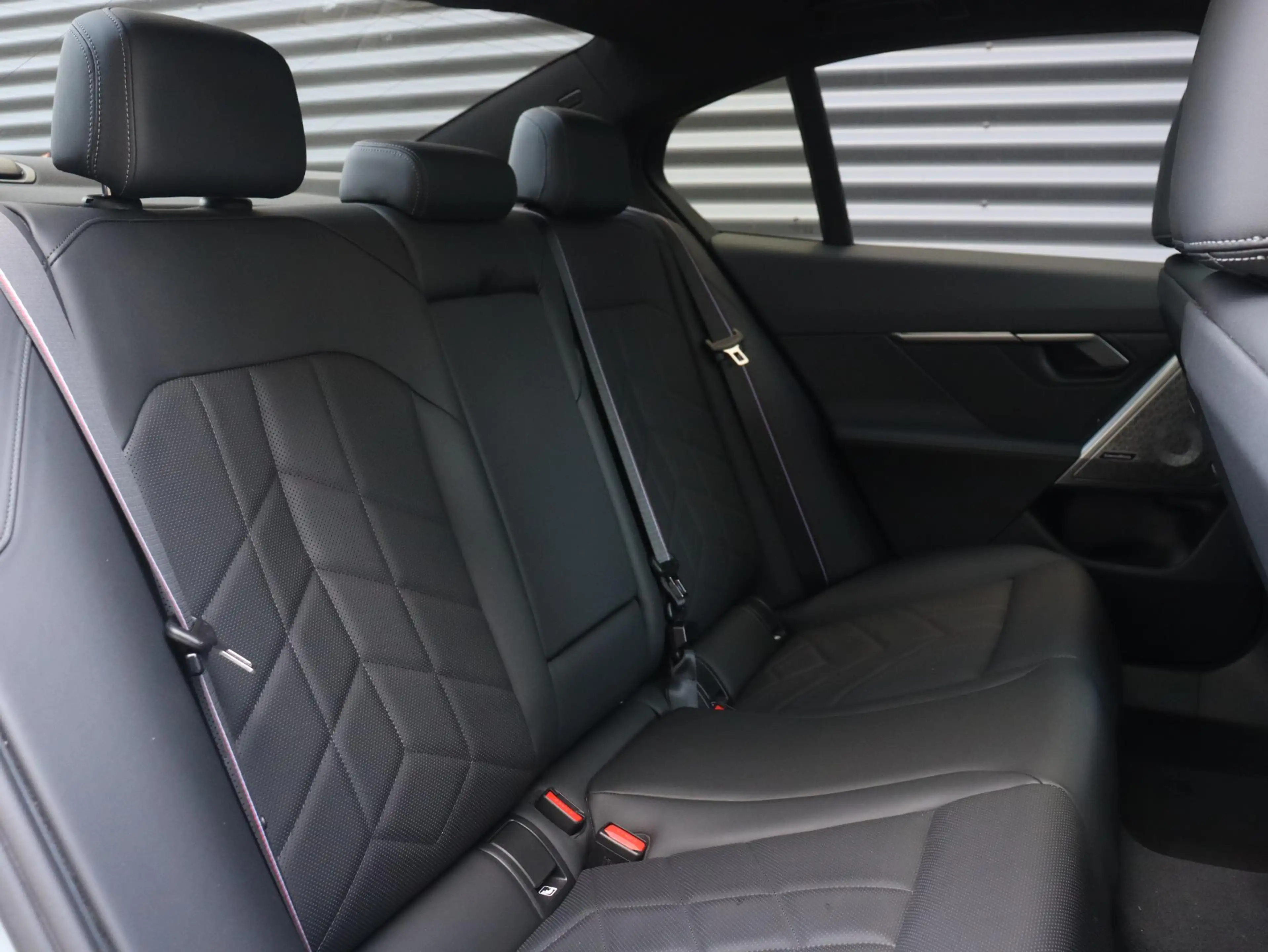 BMW 530 5-serie Sedan 530e | M Sportpakket Pro | Panodak | — photo 10
