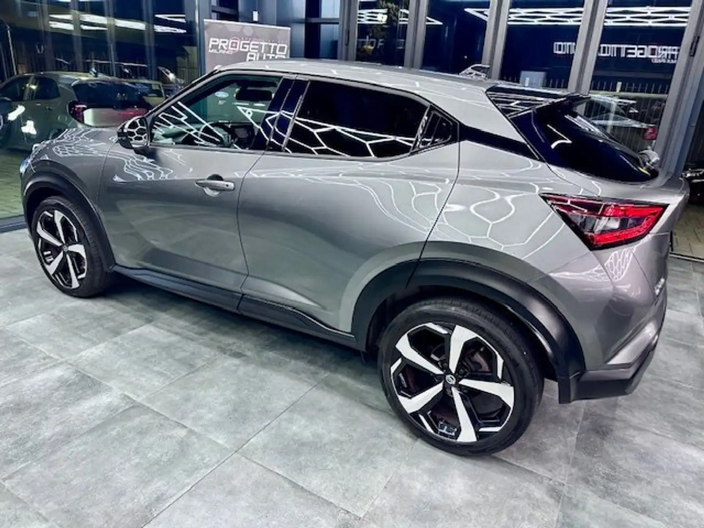 Nissan Juke Juke II 2020 1.0 dig-t Tekna 114cv AUTOMATICA Grau - 2