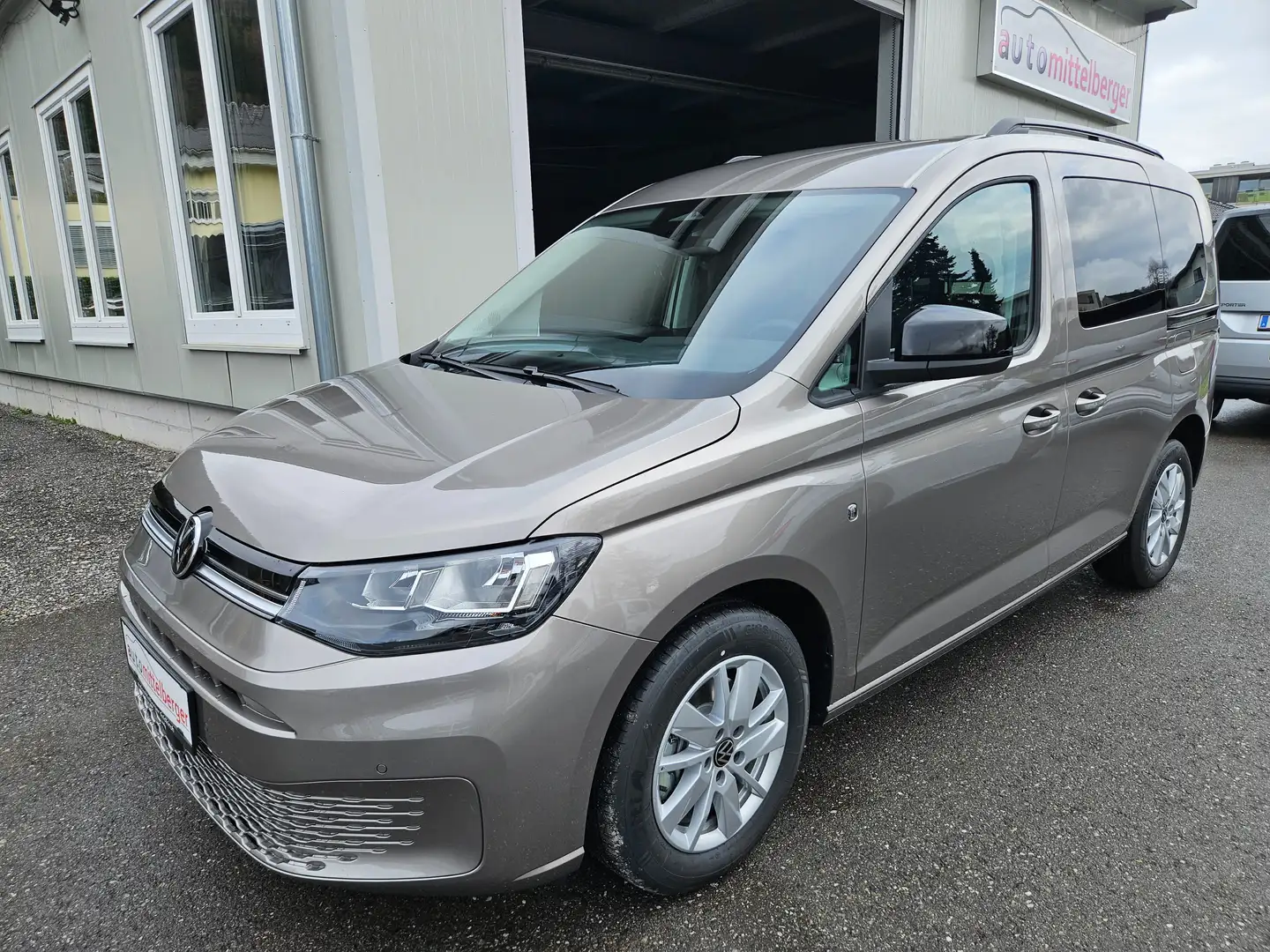 Volkswagen Caddy Life TDI 4Motion "AHV, Alcantara, Winterpaket" Beige - 1