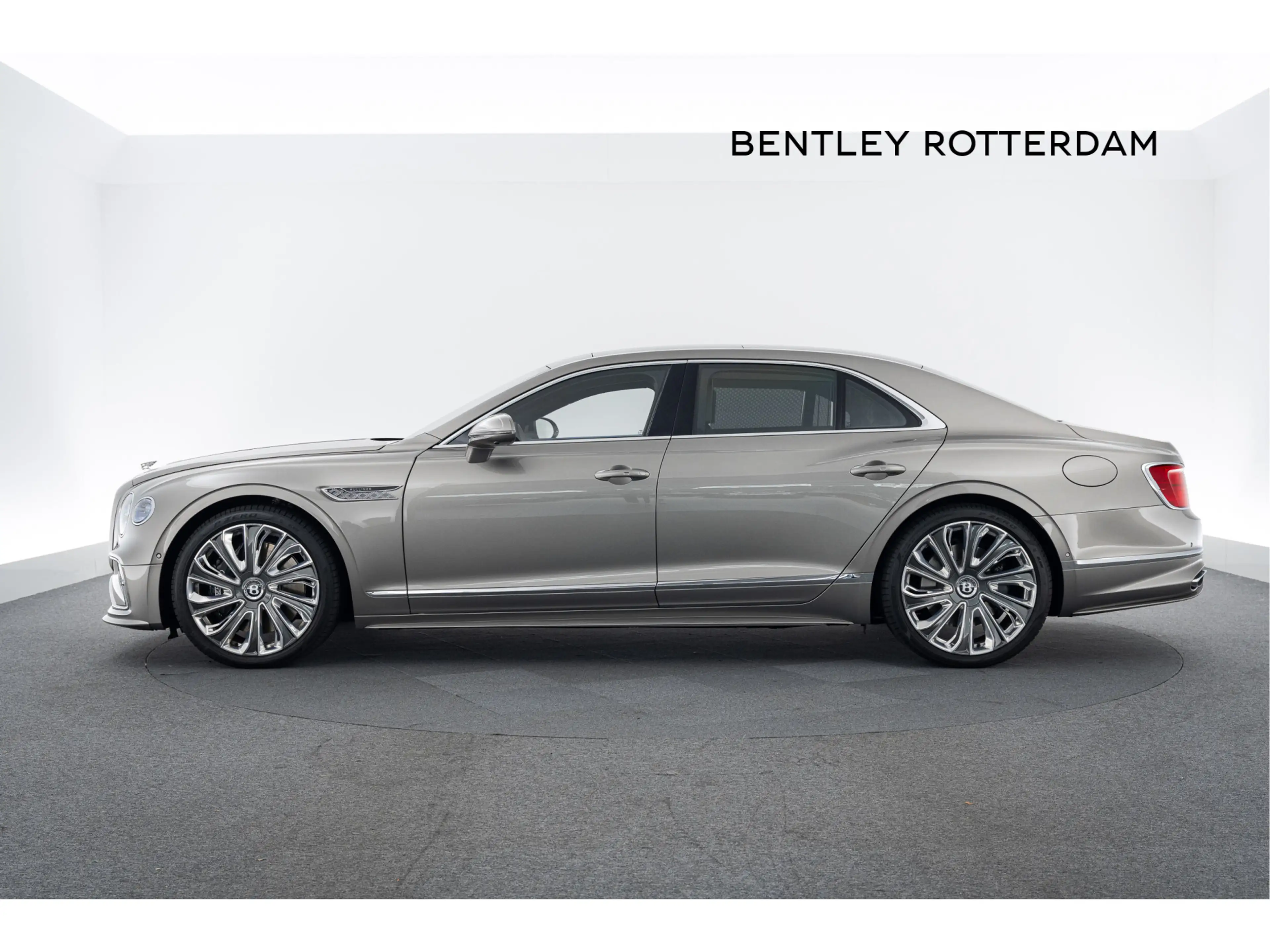 Bentley Flying Spur Mulliner V8 Hybrid MY2026 — photo 2