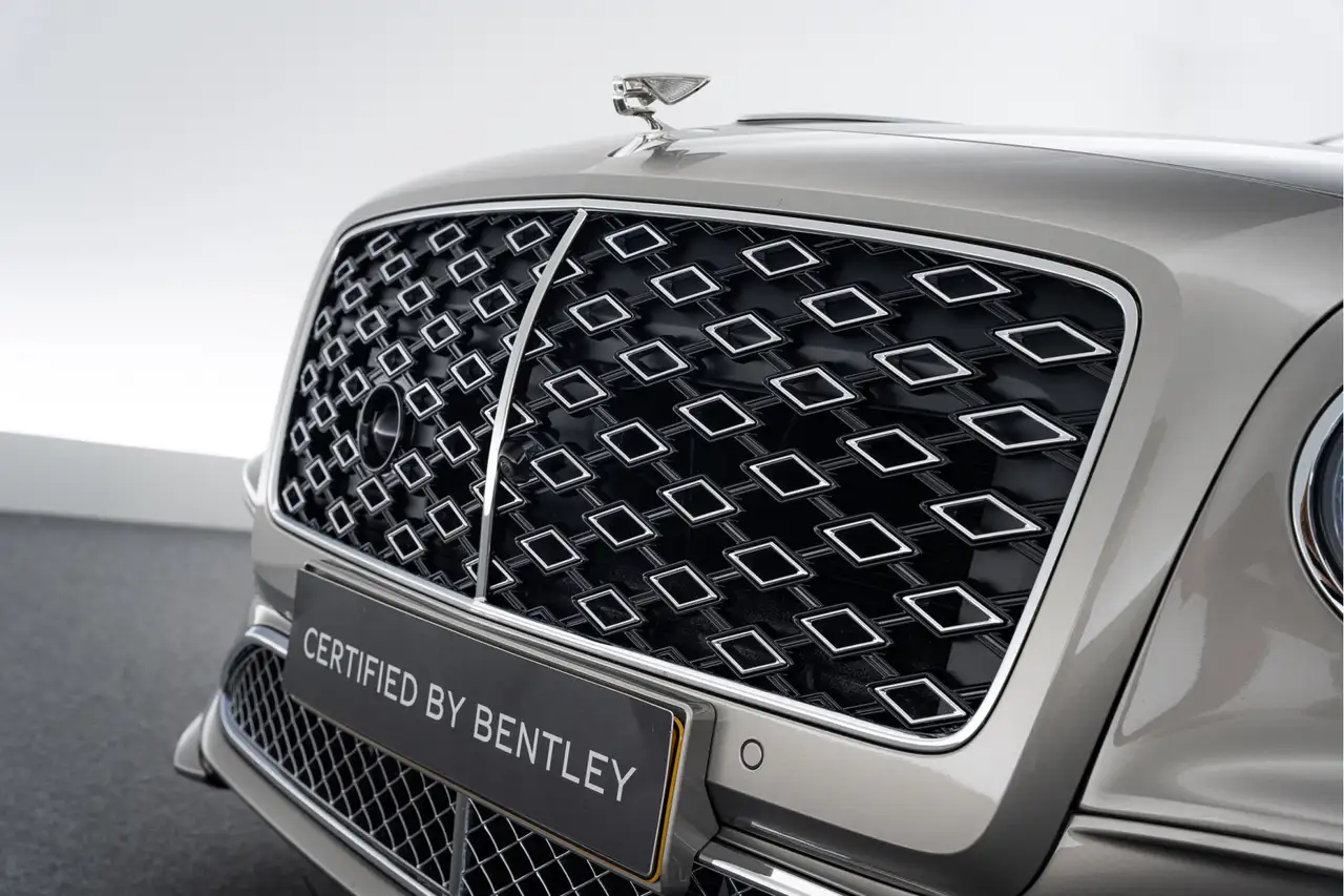 Bentley Flying Spur 2026 — фото 13