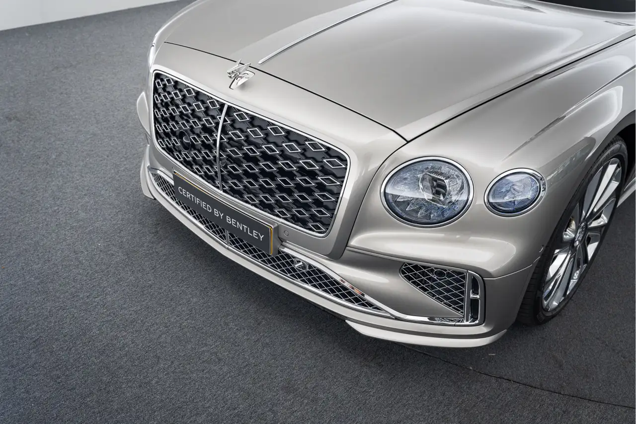 Bentley Flying Spur 2026 — фото 11