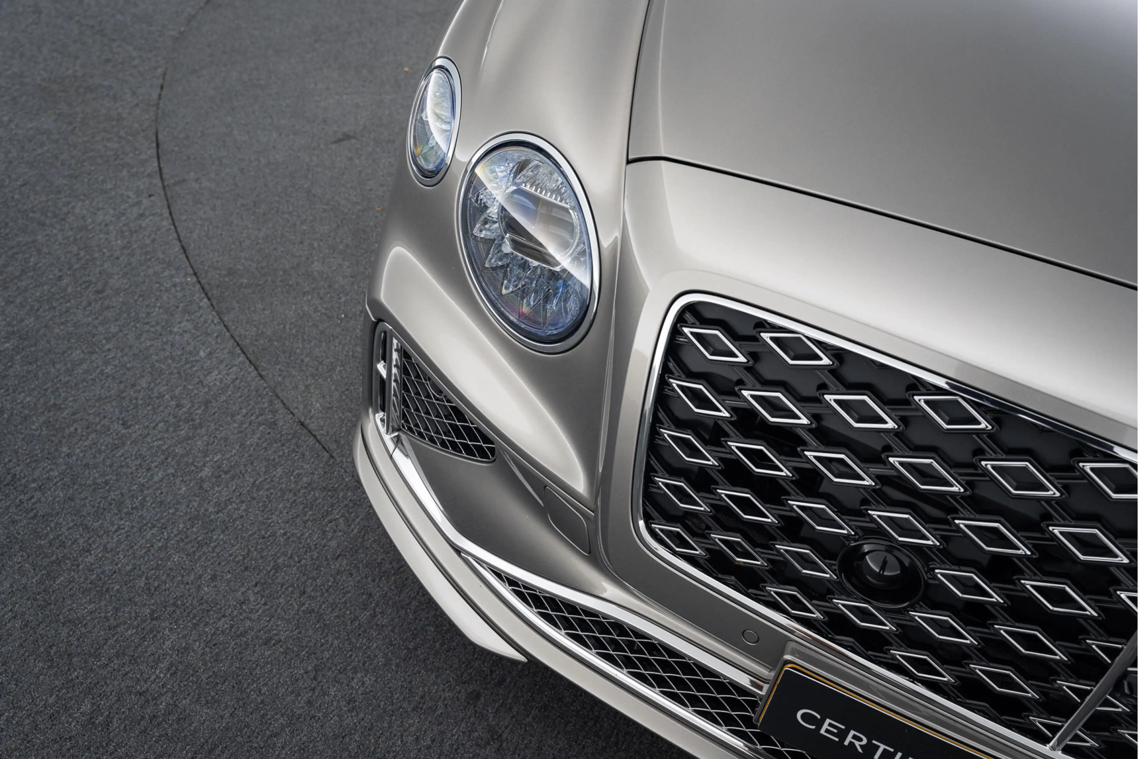 Bentley Flying Spur Mulliner V8 Hybrid MY2026 — photo 15