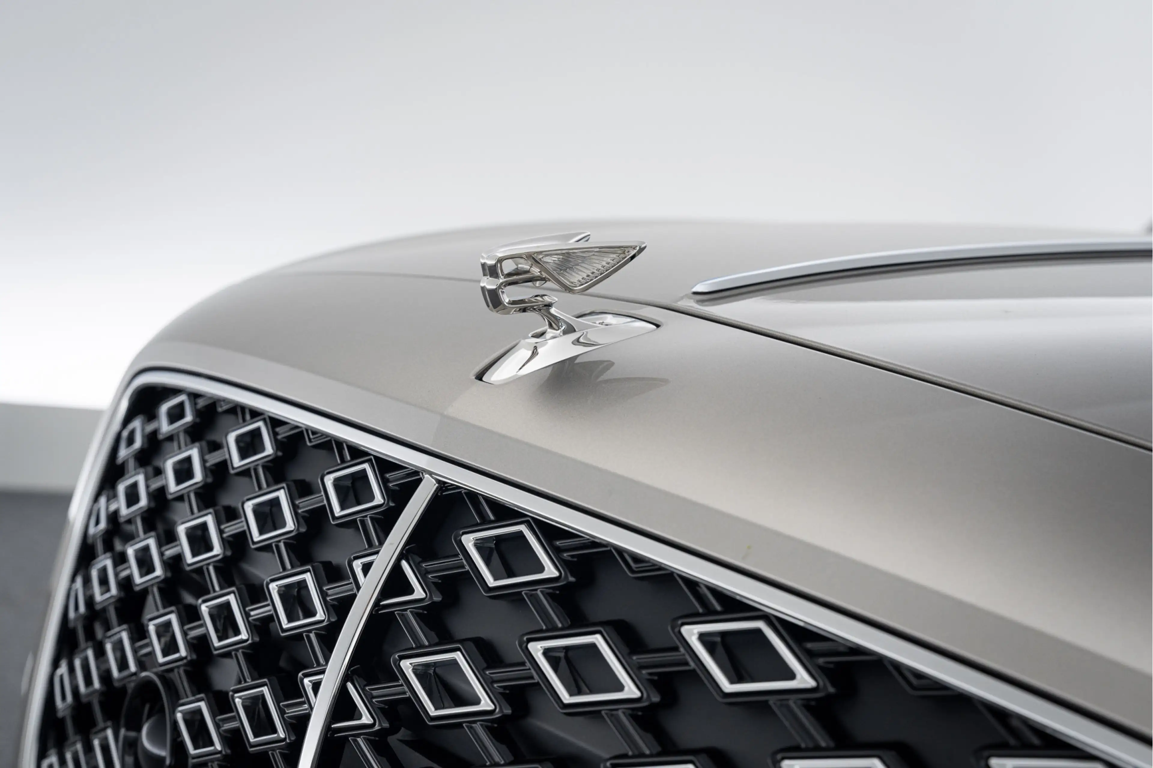Bentley Flying Spur Mulliner V8 Hybrid MY2026 — photo 12