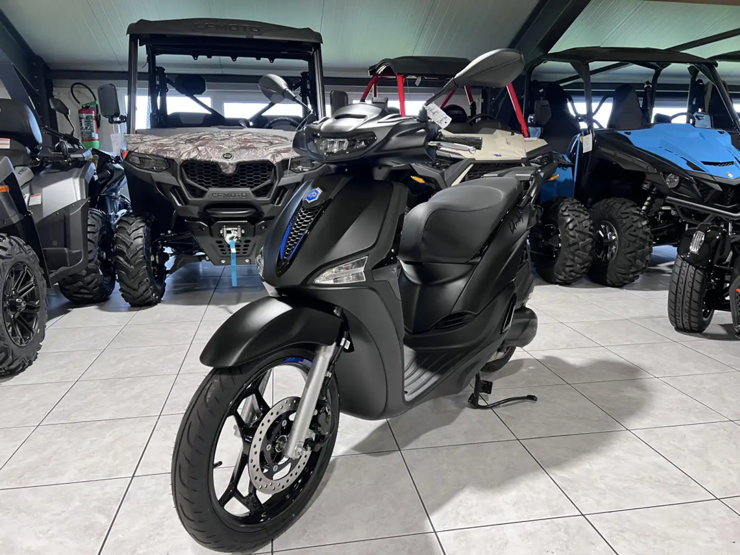 Piaggio Liberty 50 4T  SPORT Zwart - 2