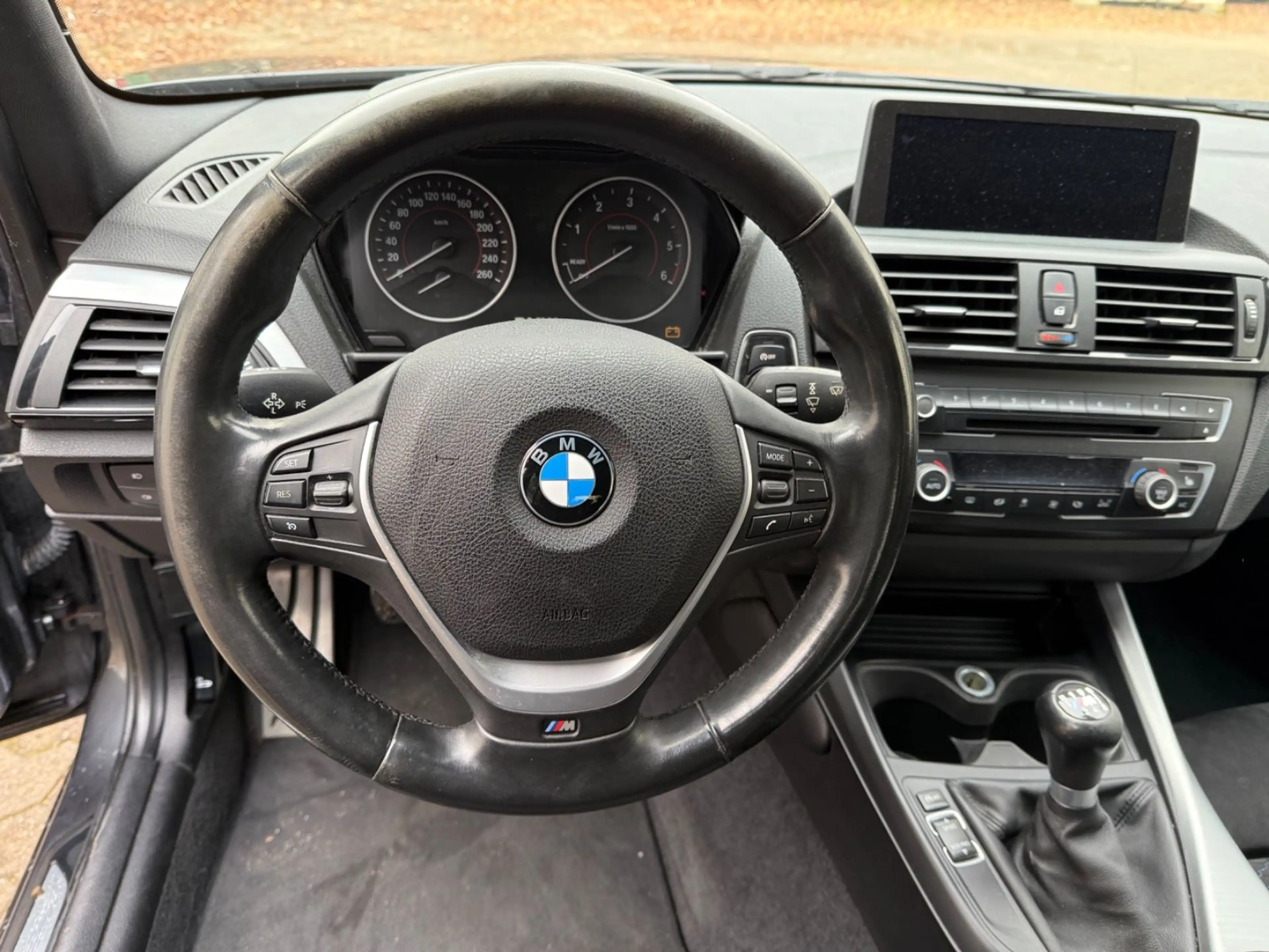 BMW 125 d Limousine*KLIMA*NAVI*XENON*M-PAKET* — photo 9