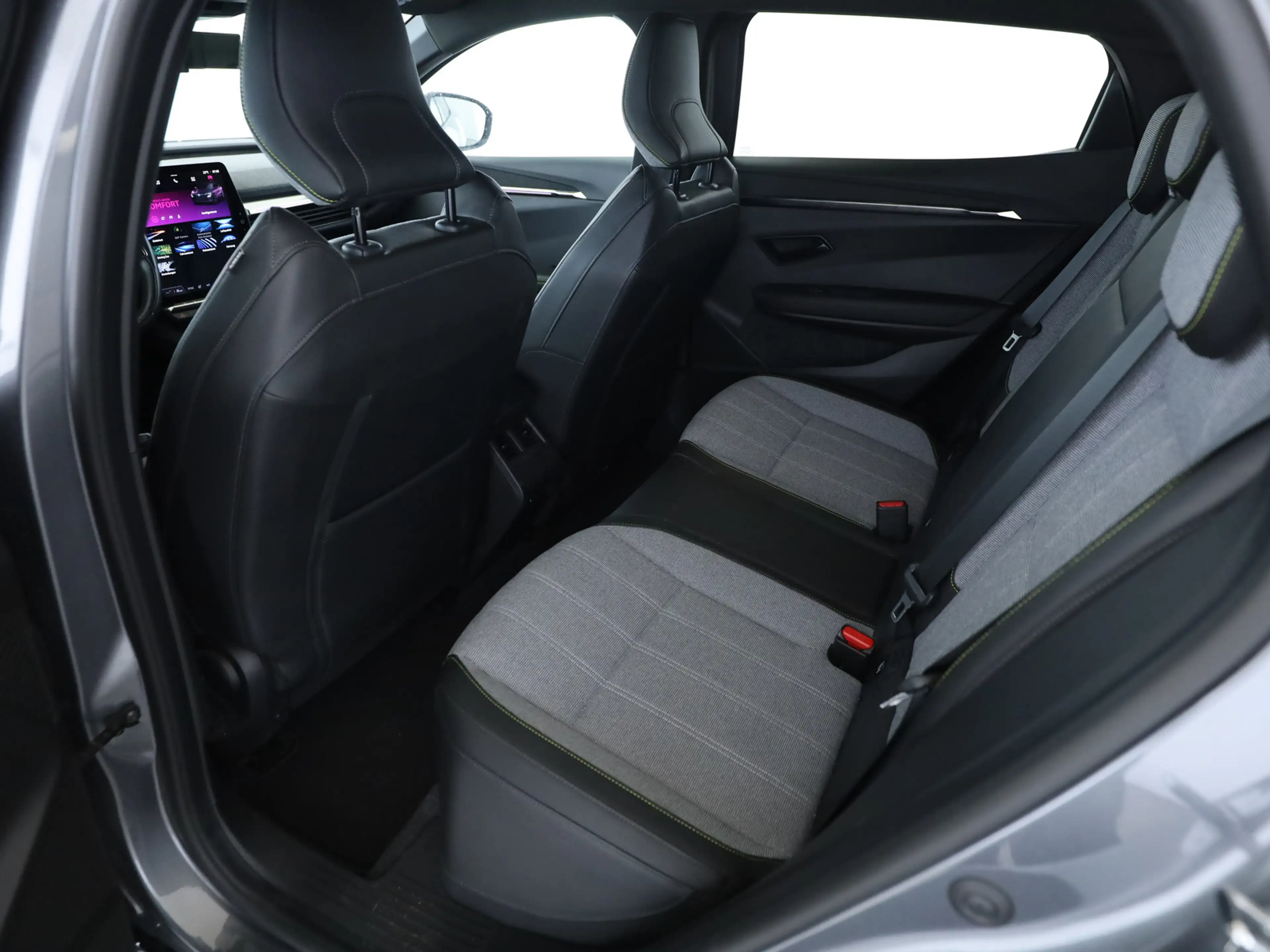 Renault Megane E-Tech E-Tech EV60 220 Techno — photo 12