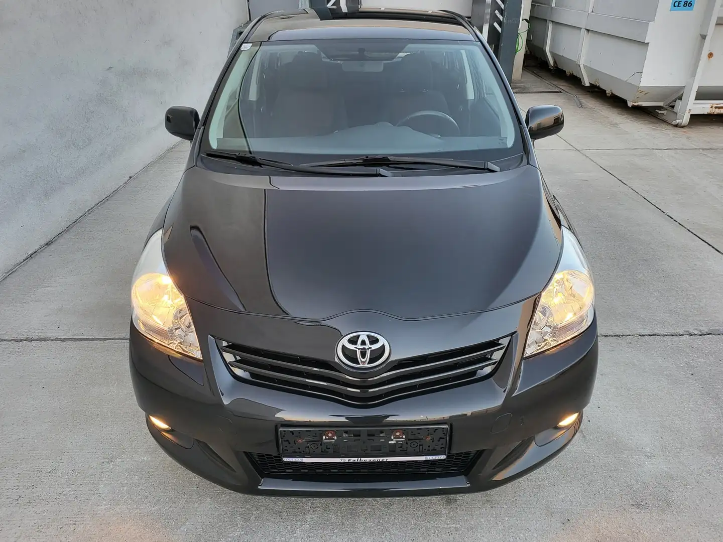 Toyota Verso 2,0 D-4D 125 Comfort DPF Schwarz - 2