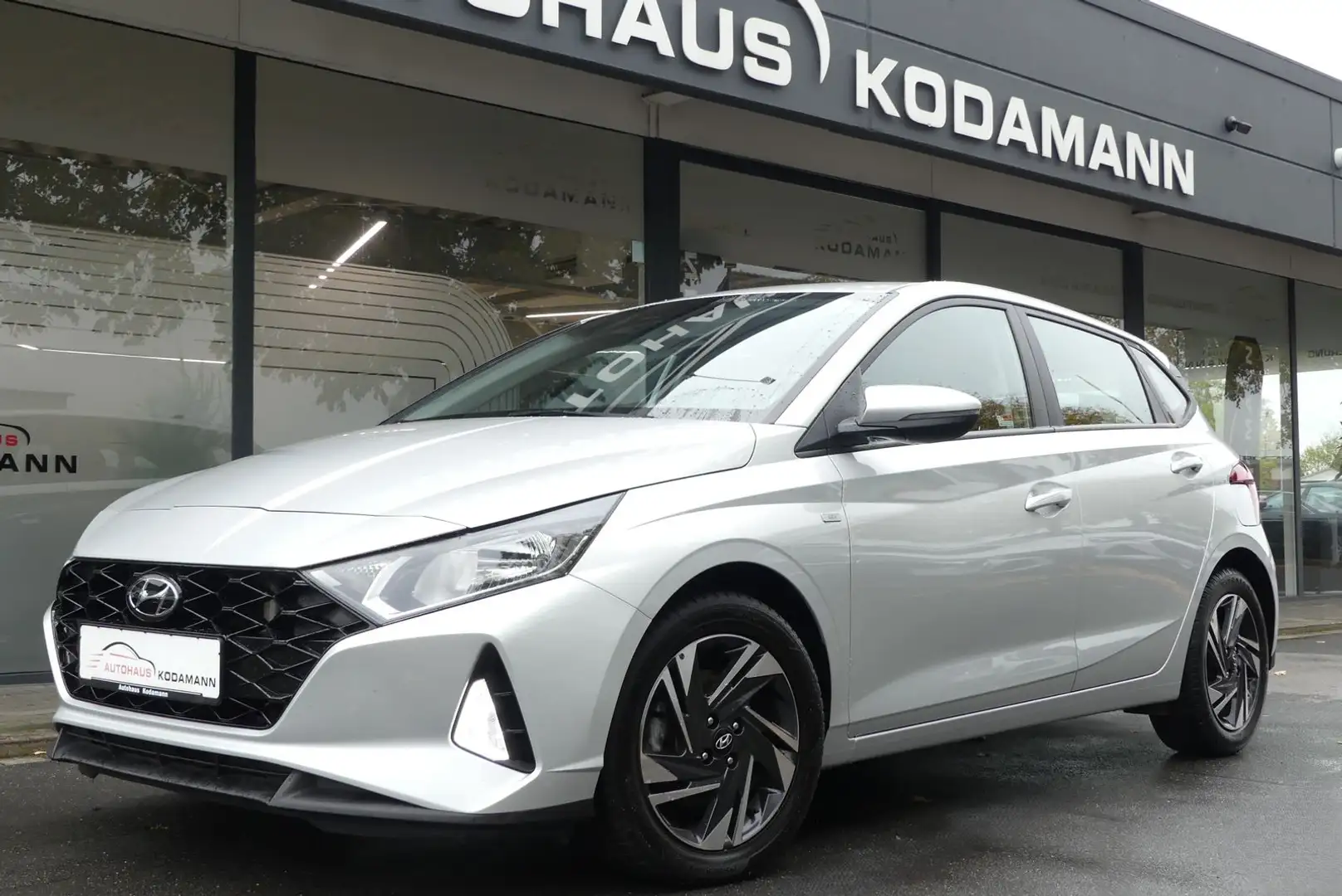 Hyundai i20 Trend Mild-Hybrid*Allwetter*CarPlay*Kamera* Argento - 1