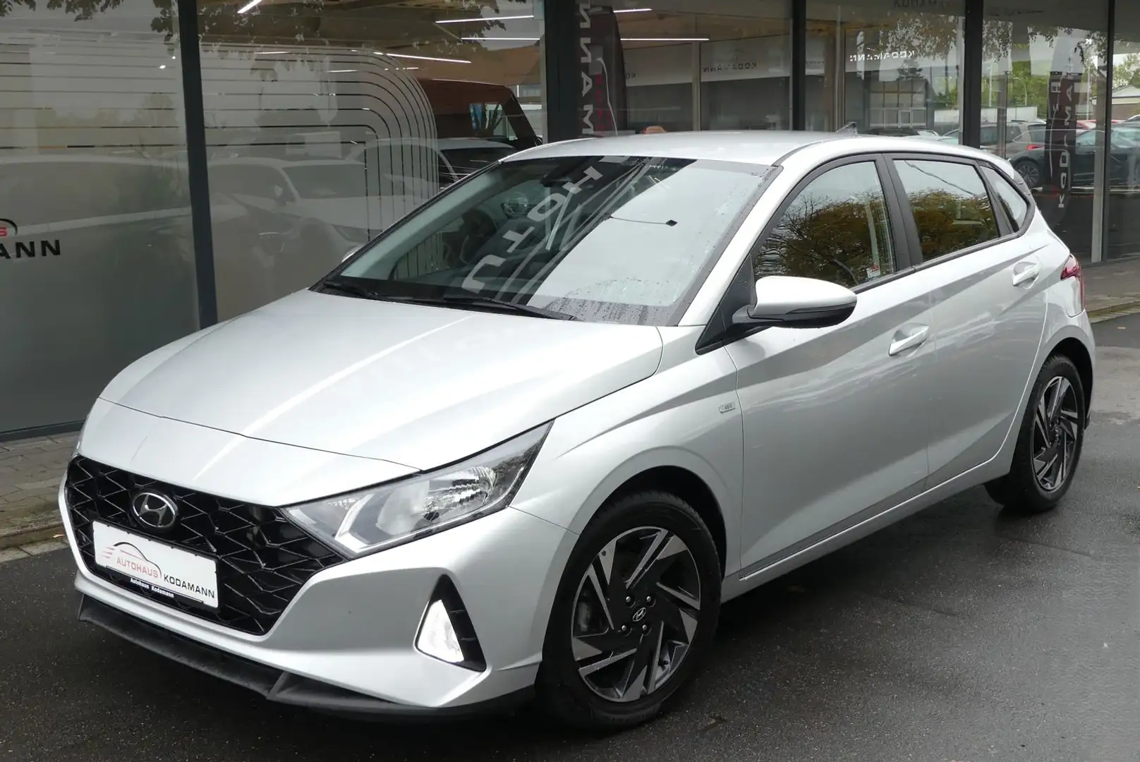 Hyundai i20 Trend Mild-Hybrid*Allwetter*CarPlay*Kamera* Argento - 2