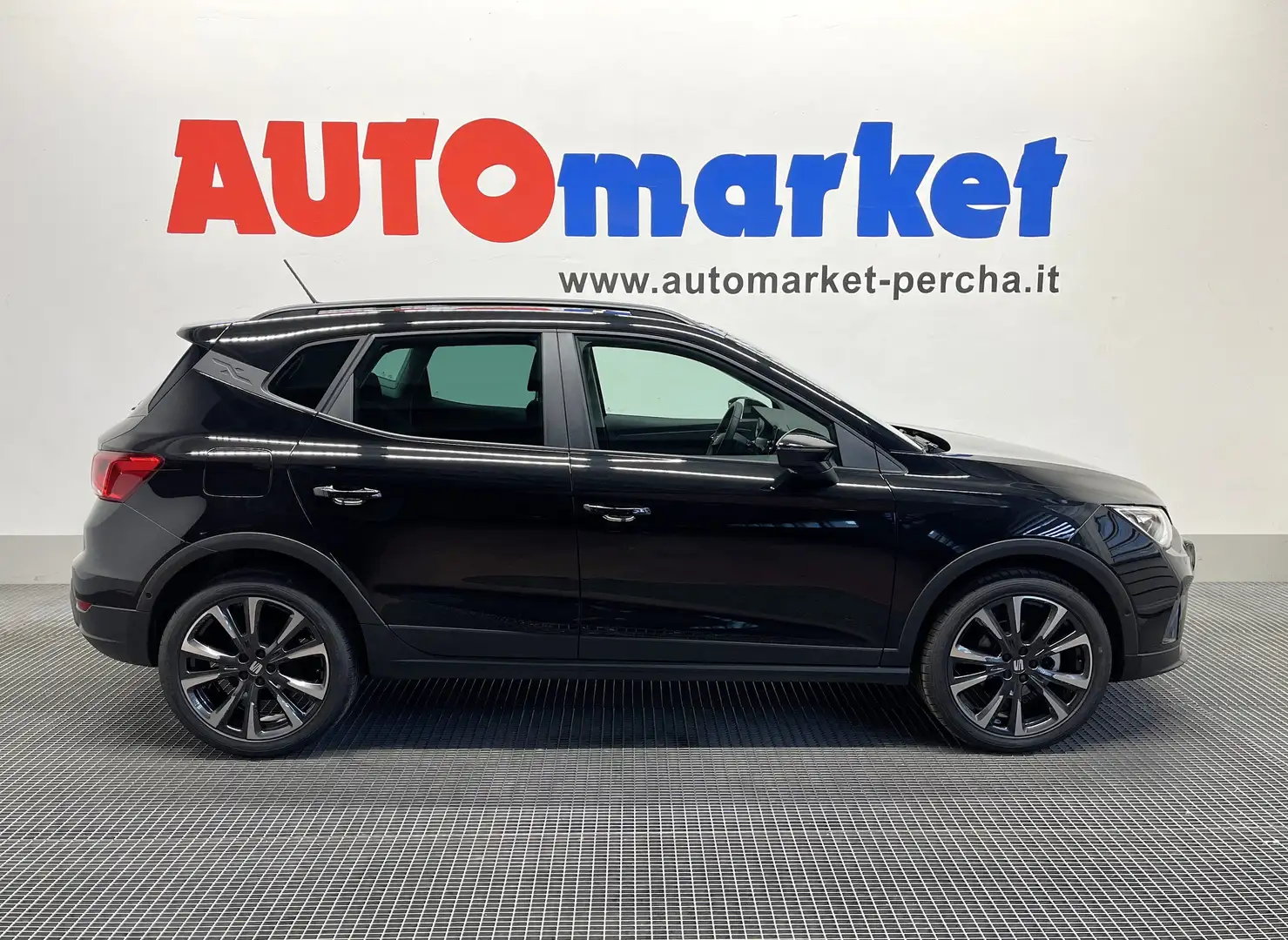 SEAT Arona 1.0 ecotsi Black Style Edition 95cv Nero - 1