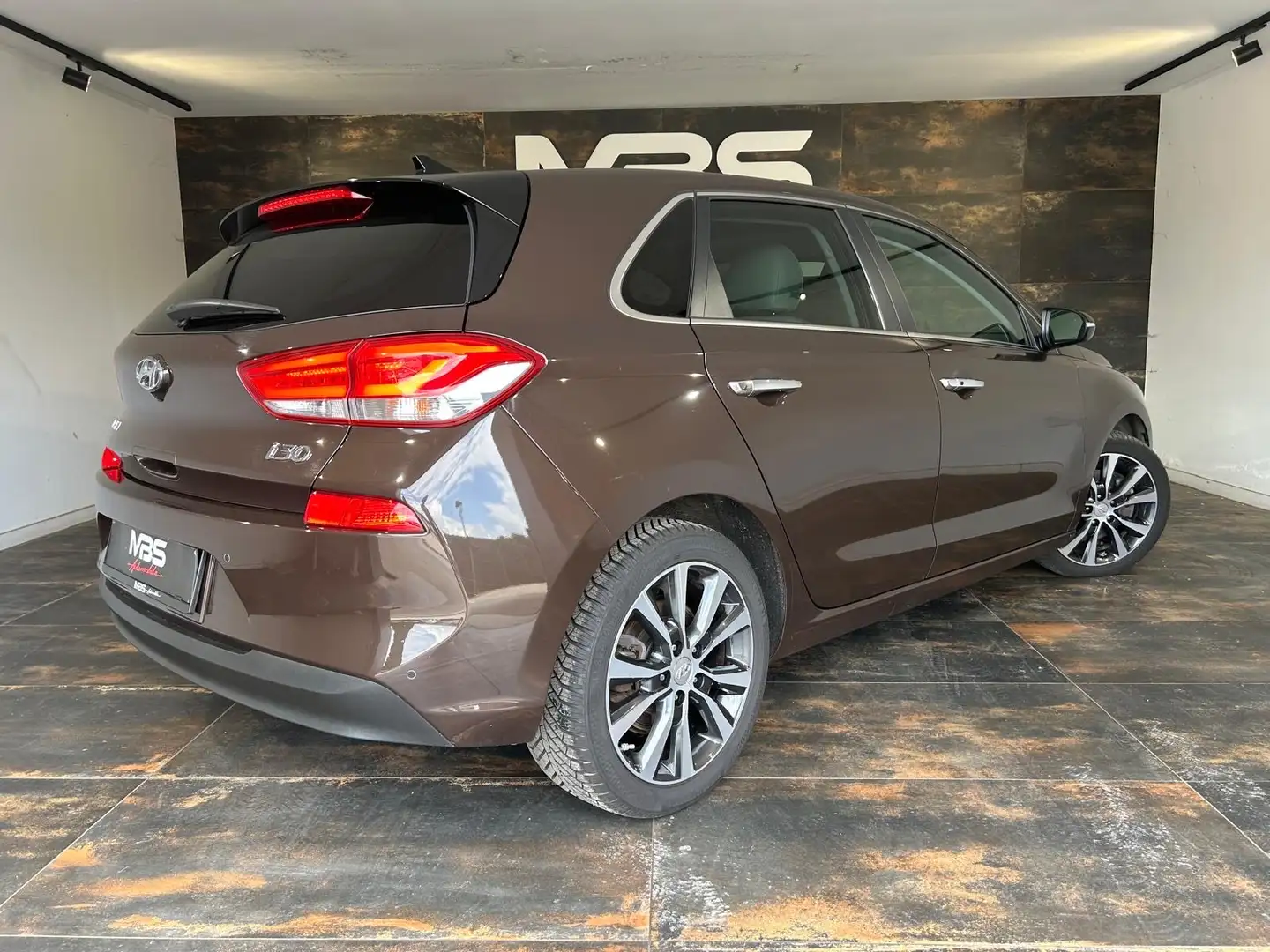 Hyundai i30 i30 1.4 T-GDi Luxury*TOIT PANO*LED*FULL OPTION Brun - 2