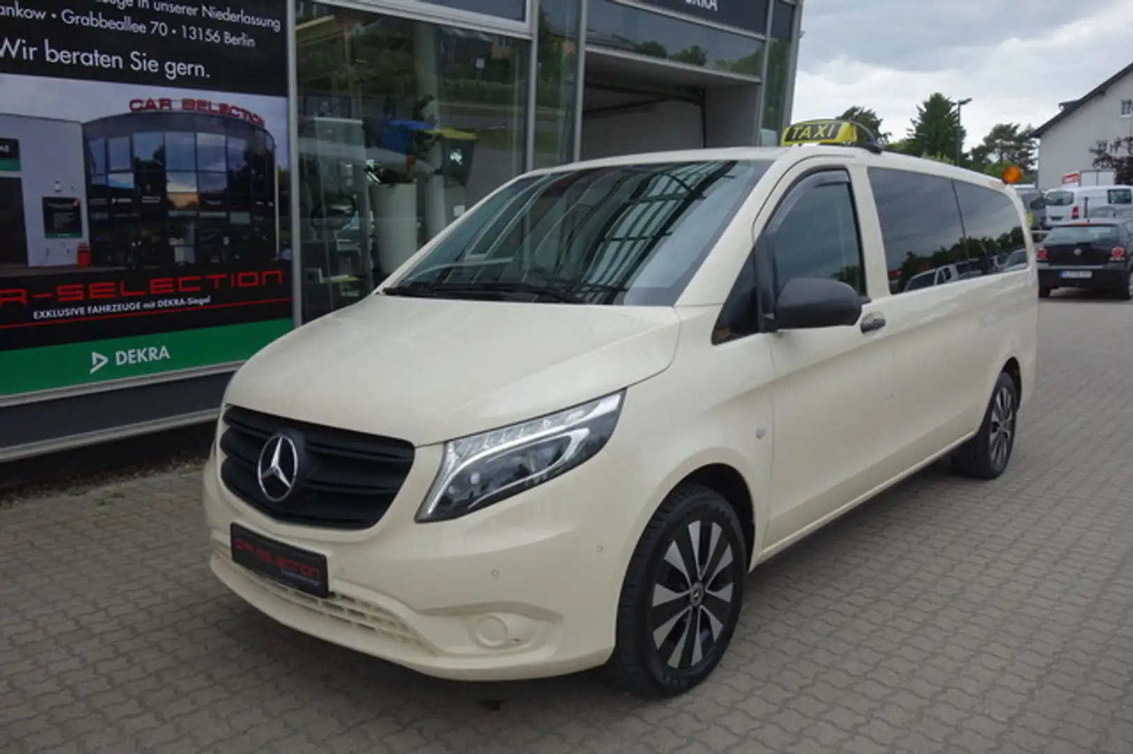 Mercedes-Benz Vito 119 CDI 4Mat ProTourer extralang TAXIPAKET Beige - 1