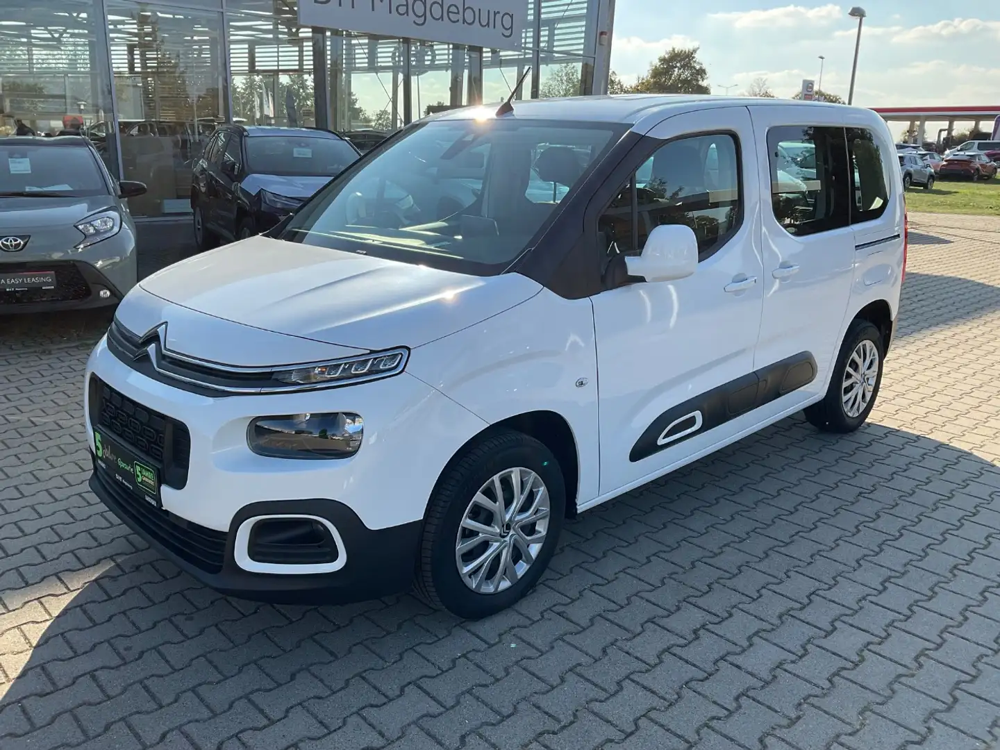 Citroen Berlingo 1.2 PureTech 110 Feel M AHK+Navi+SHZ Weiß - 2