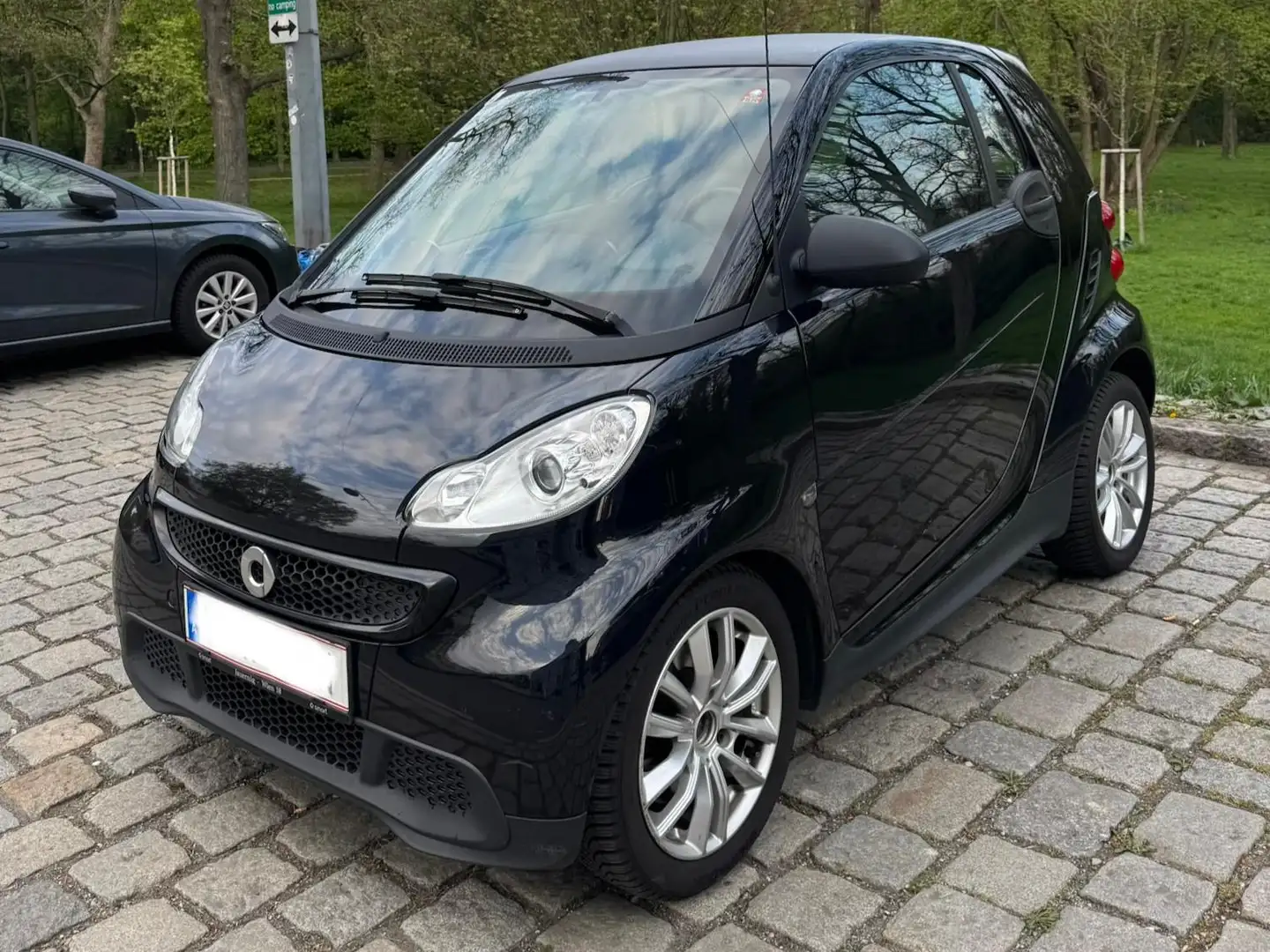 smart forTwo smart fortwo pure micro hybrid pure Schwarz - 1