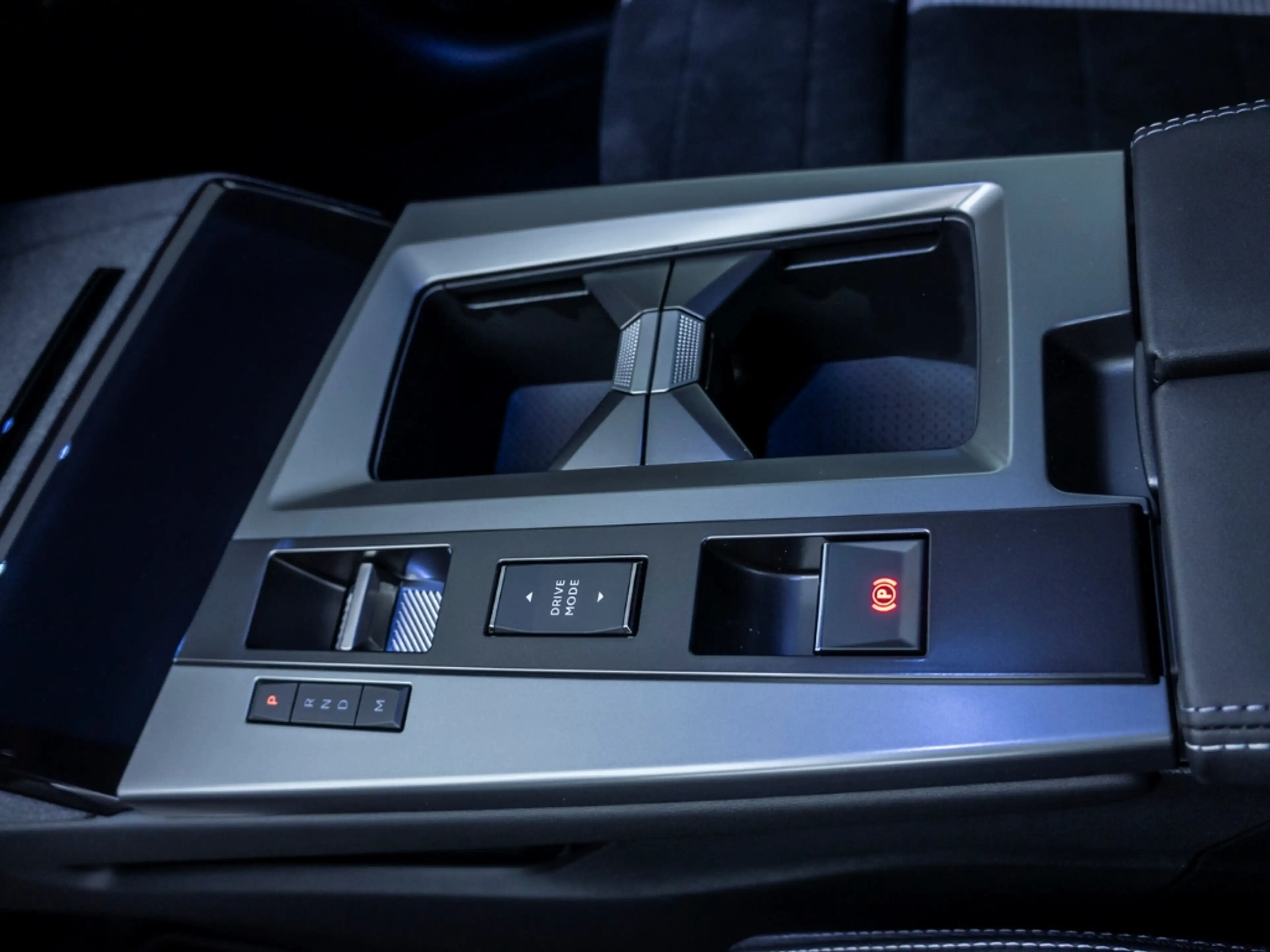 Opel Grandland Ultimate Mild-Hybrid Panno, HUD, AHK, MATRIX-LED N — photo 26