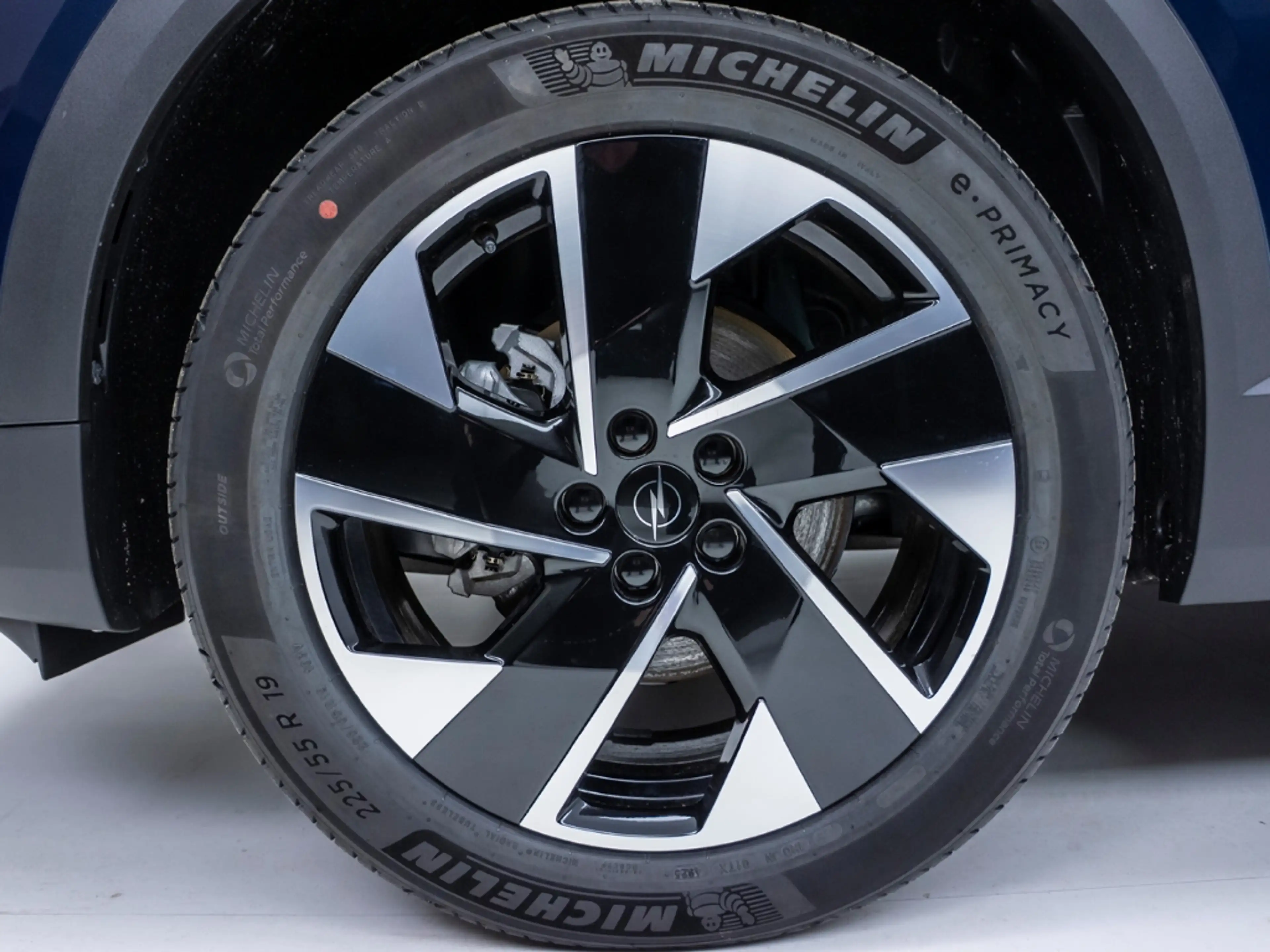 Opel Grandland Ultimate Mild-Hybrid Panno, HUD, AHK, MATRIX-LED N — photo 9