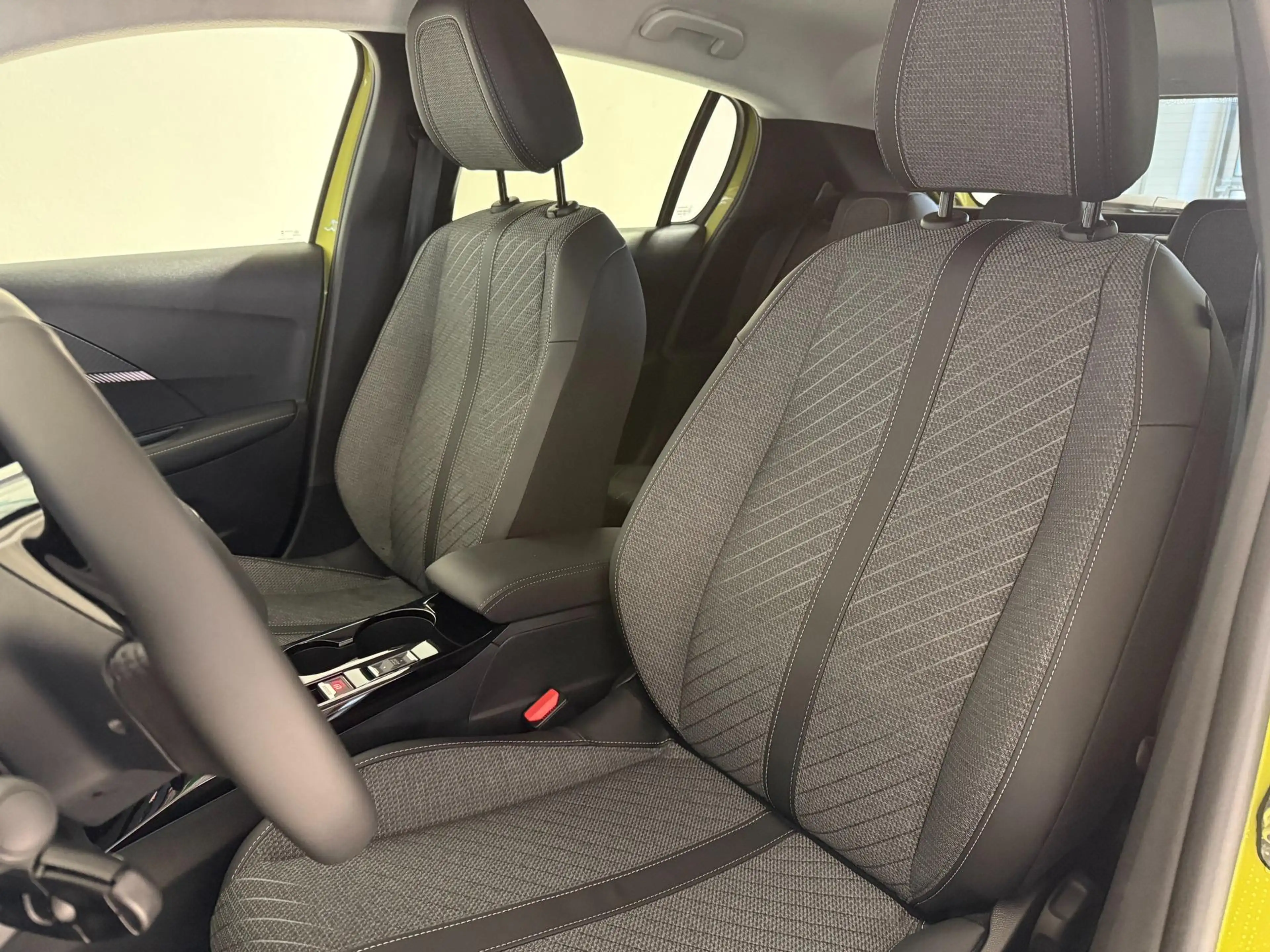 Peugeot 208 Allure 100 74 kW (101 PS) Zugangs-Paket, Sicht-... — photo 9